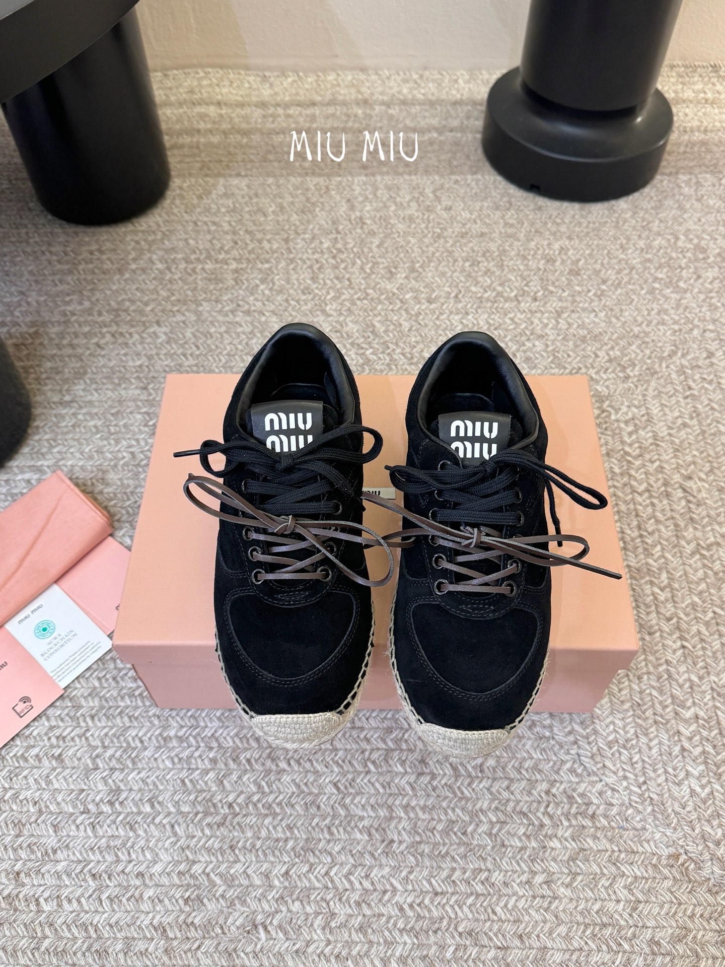 MiuMiu缪缪最新走秀款麻绳编织休闲鞋明星网红种草 国内外博主刷爆的一款 小红书种草系列 复古又时髦上