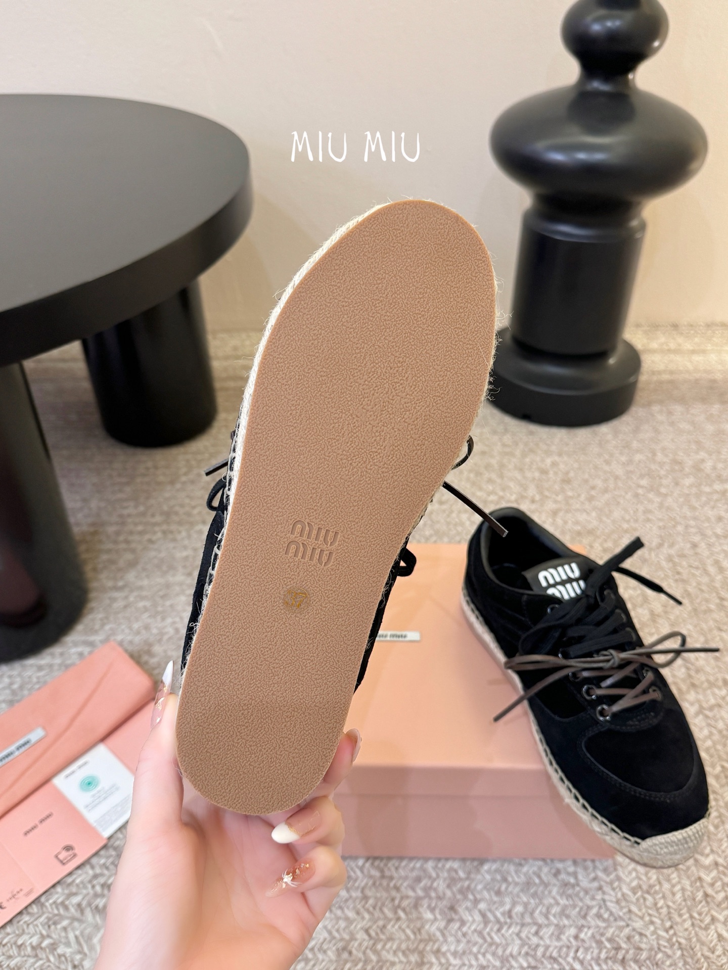 MiuMiu缪缪最新走秀款麻绳编织休闲鞋明星网红种草 国内外博主刷爆的一款 小红书种草系列 复古又时髦上