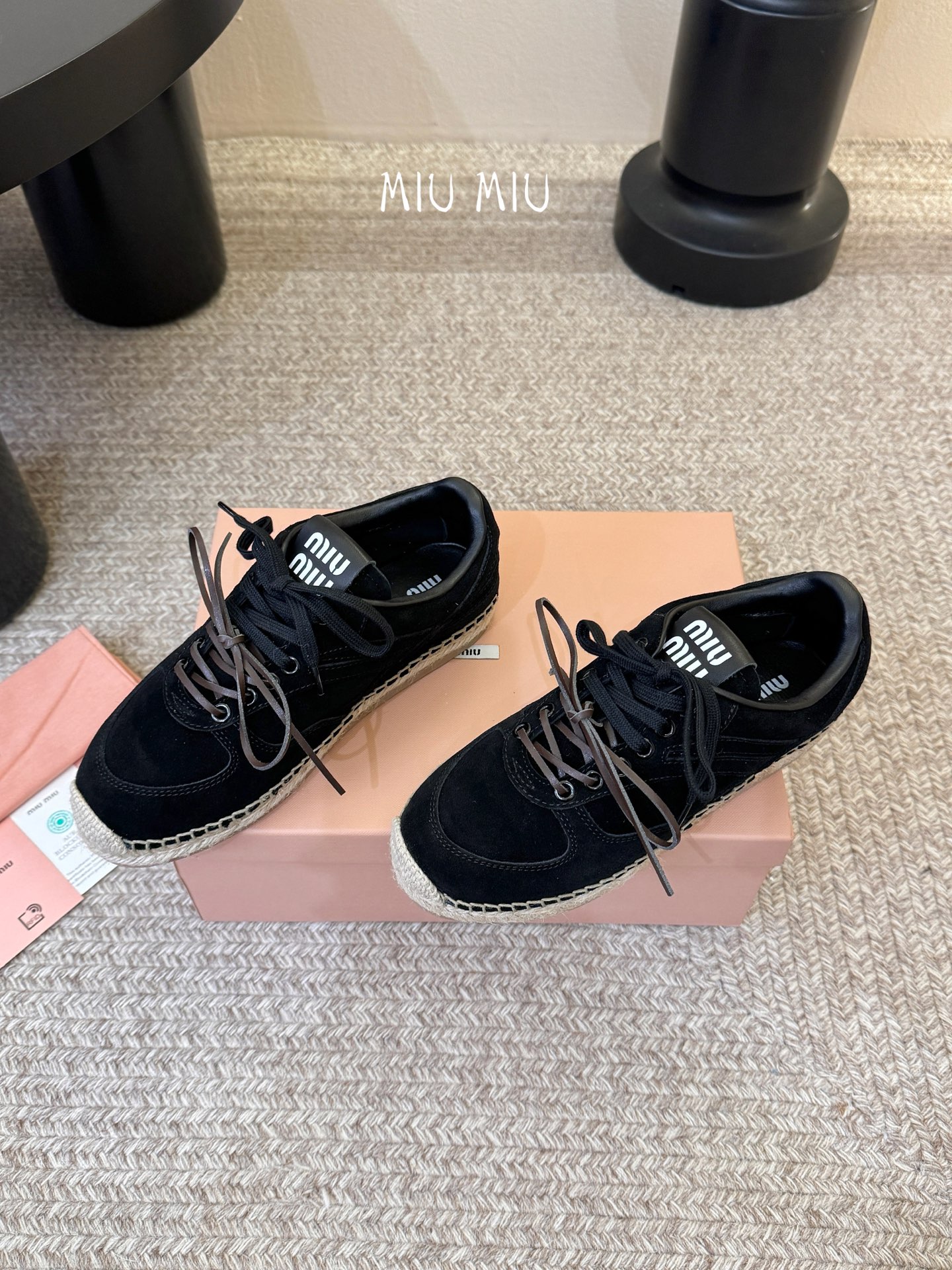 MiuMiu缪缪最新走秀款麻绳编织休闲鞋明星网红种草 国内外博主刷爆的一款 小红书种草系列 复古又时髦上