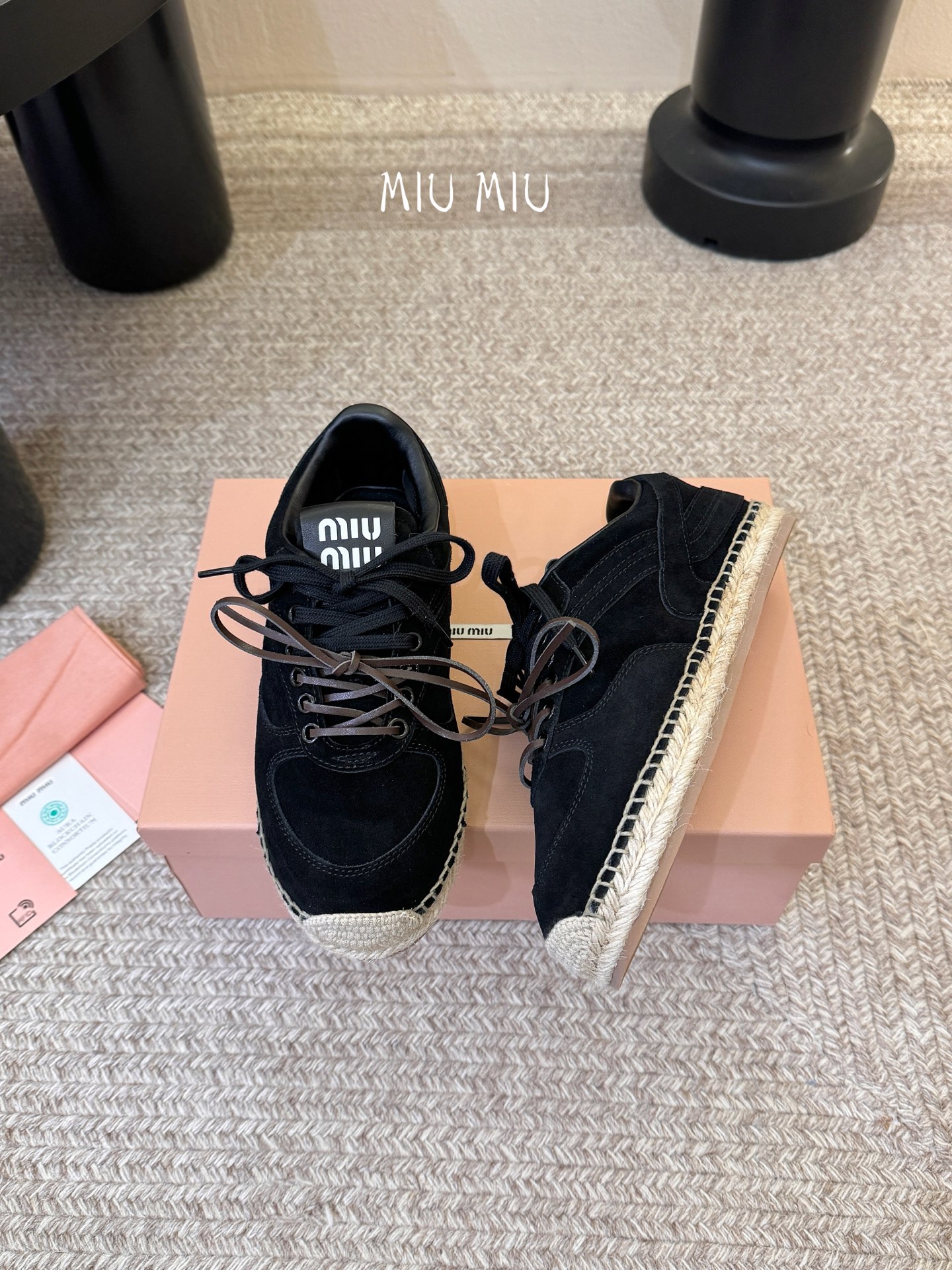 MiuMiu缪缪最新走秀款麻绳编织休闲鞋明星网红种草 国内外博主刷爆的一款 小红书种草系列 复古又时髦上