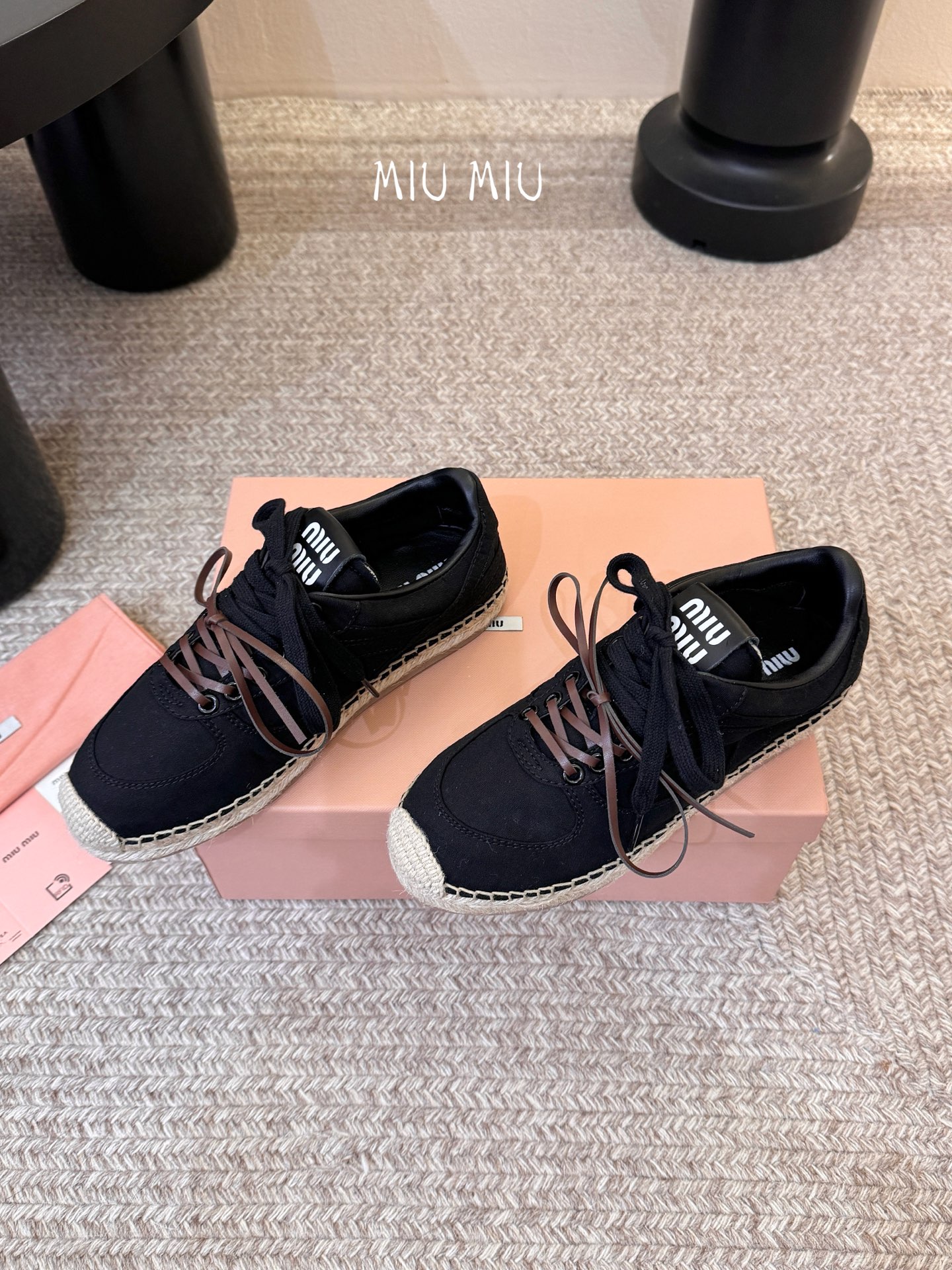 MiuMiu缪缪最新走秀款麻绳编织休闲鞋明星网红种草 国内外博主刷爆的一款 小红书种草系列 复古又时髦上