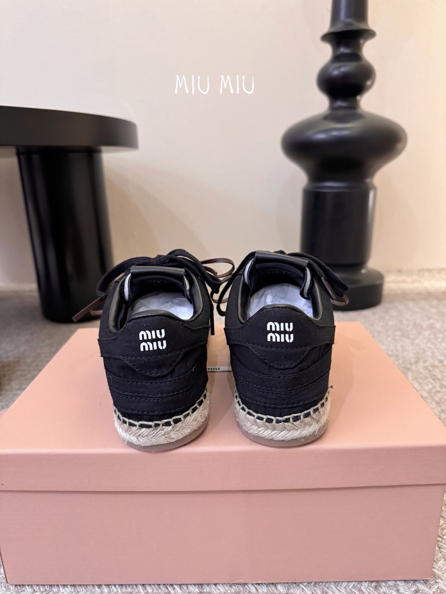 MiuMiu缪缪最新走秀款麻绳编织休闲鞋明星网红种草 国内外博主刷爆的一款 小红书种草系列 复古又时髦上