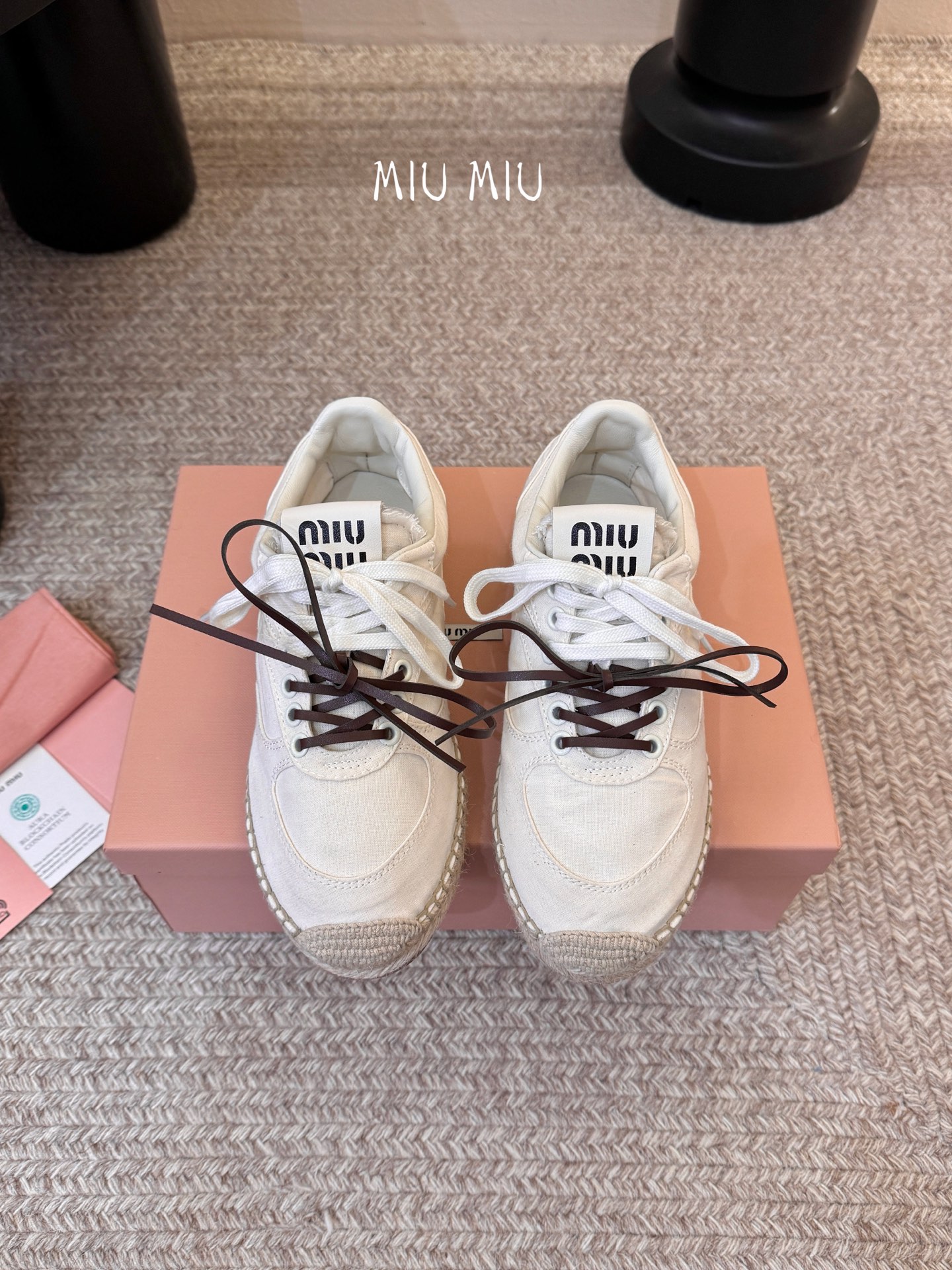 MiuMiu缪缪最新走秀款麻绳编织休闲鞋明星网红种草 国内外博主刷爆的一款 小红书种草系列 复古又时髦上