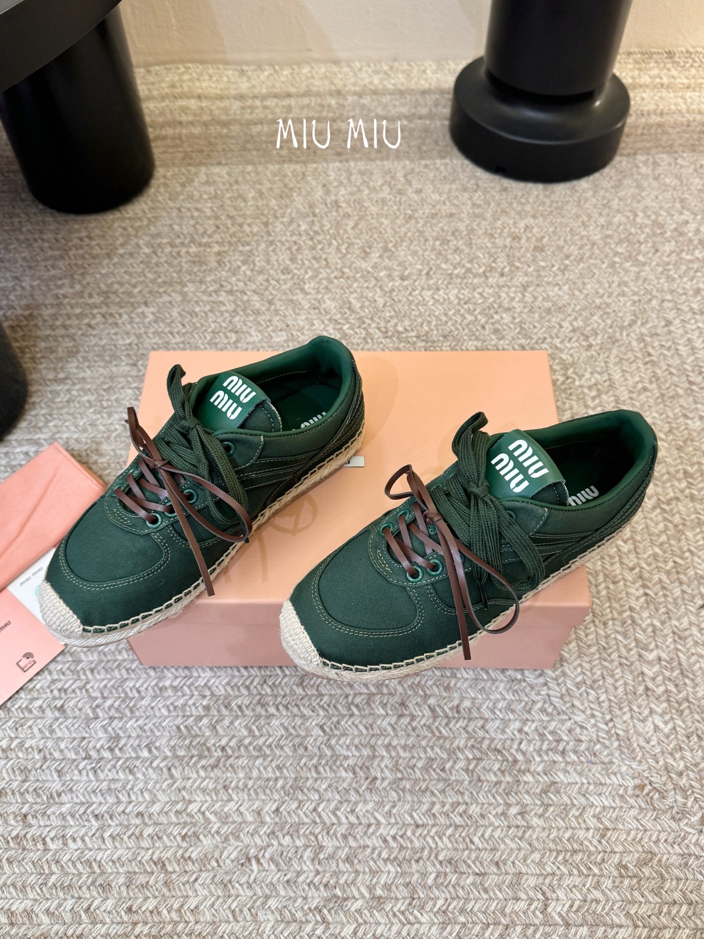 MiuMiu缪缪最新走秀款麻绳编织休闲鞋明星网红种草 国内外博主刷爆的一款 小红书种草系列 复古又时髦上