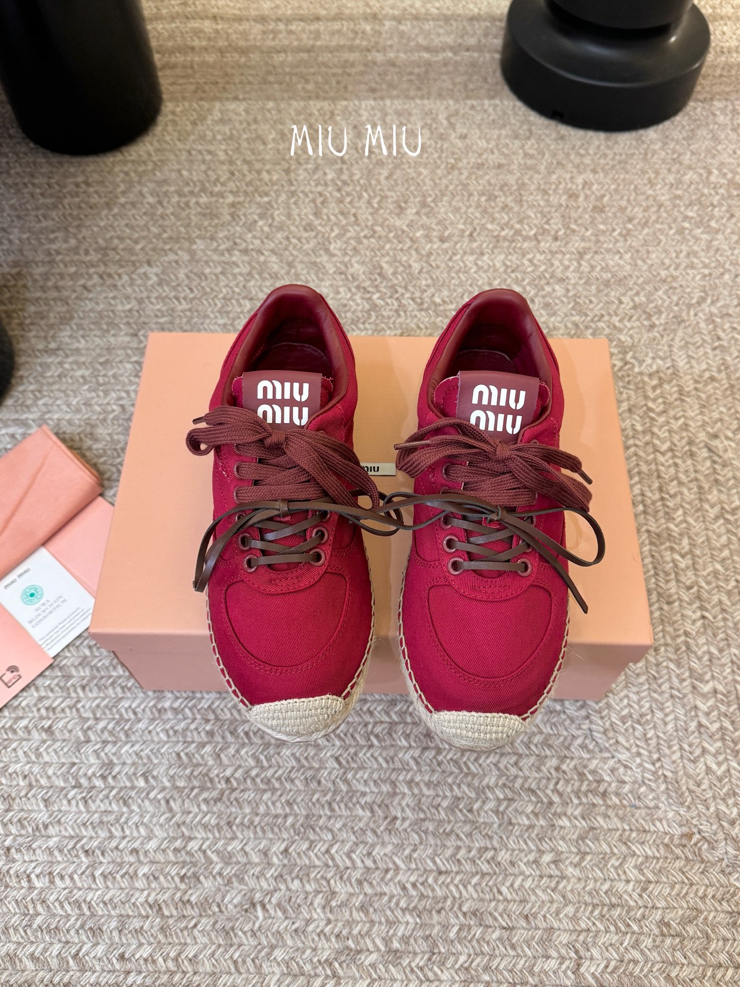 MiuMiu缪缪最新走秀款麻绳编织休闲鞋明星网红种草 国内外博主刷爆的一款 小红书种草系列 复古又时髦上