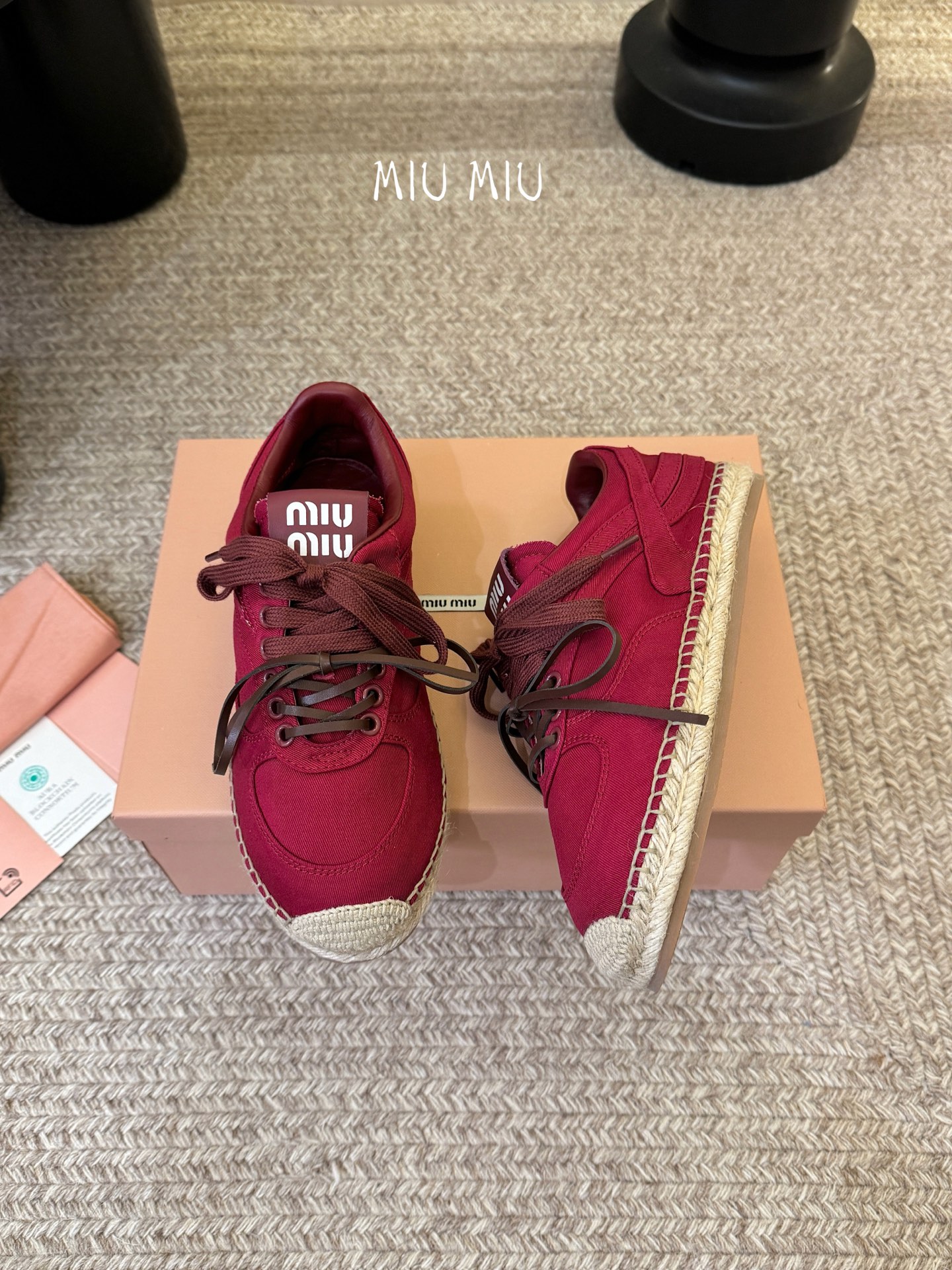 MiuMiu缪缪最新走秀款麻绳编织休闲鞋明星网红种草 国内外博主刷爆的一款 小红书种草系列 复古又时髦上