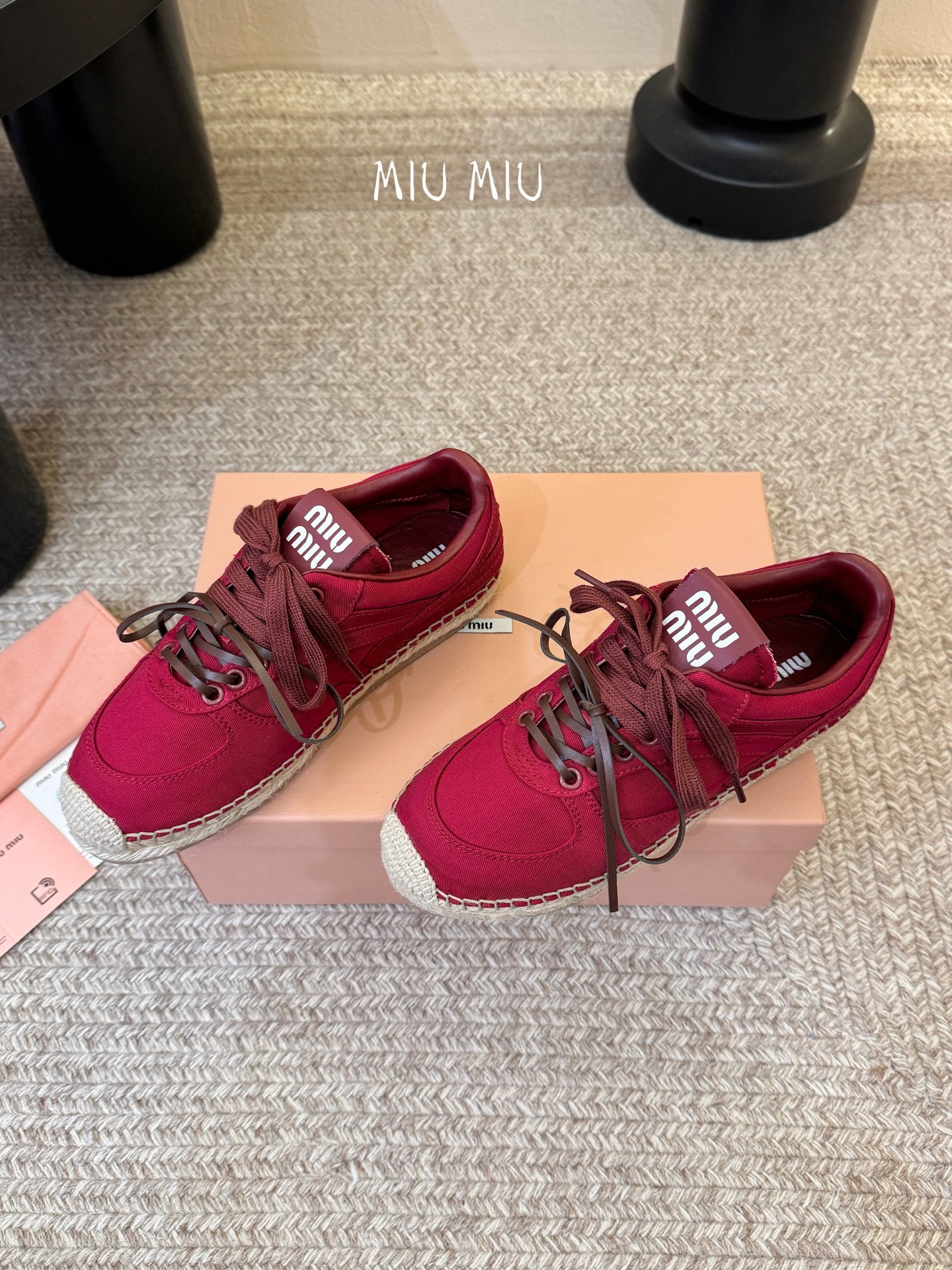 MiuMiu缪缪最新走秀款麻绳编织休闲鞋明星网红种草 国内外博主刷爆的一款 小红书种草系列 复古又时髦上