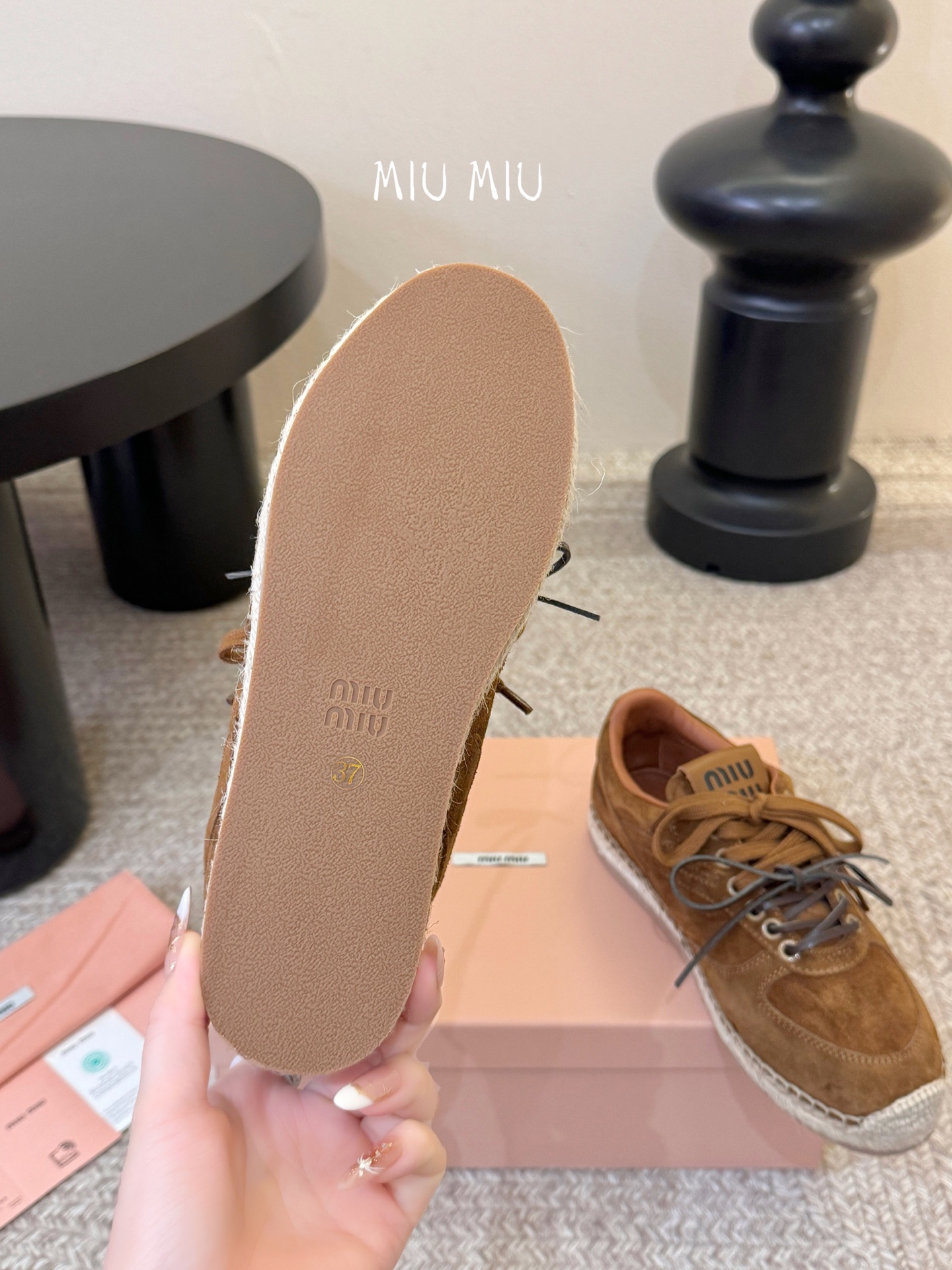 MiuMiu缪缪最新走秀款麻绳编织休闲鞋明星网红种草 国内外博主刷爆的一款 小红书种草系列 复古又时髦上