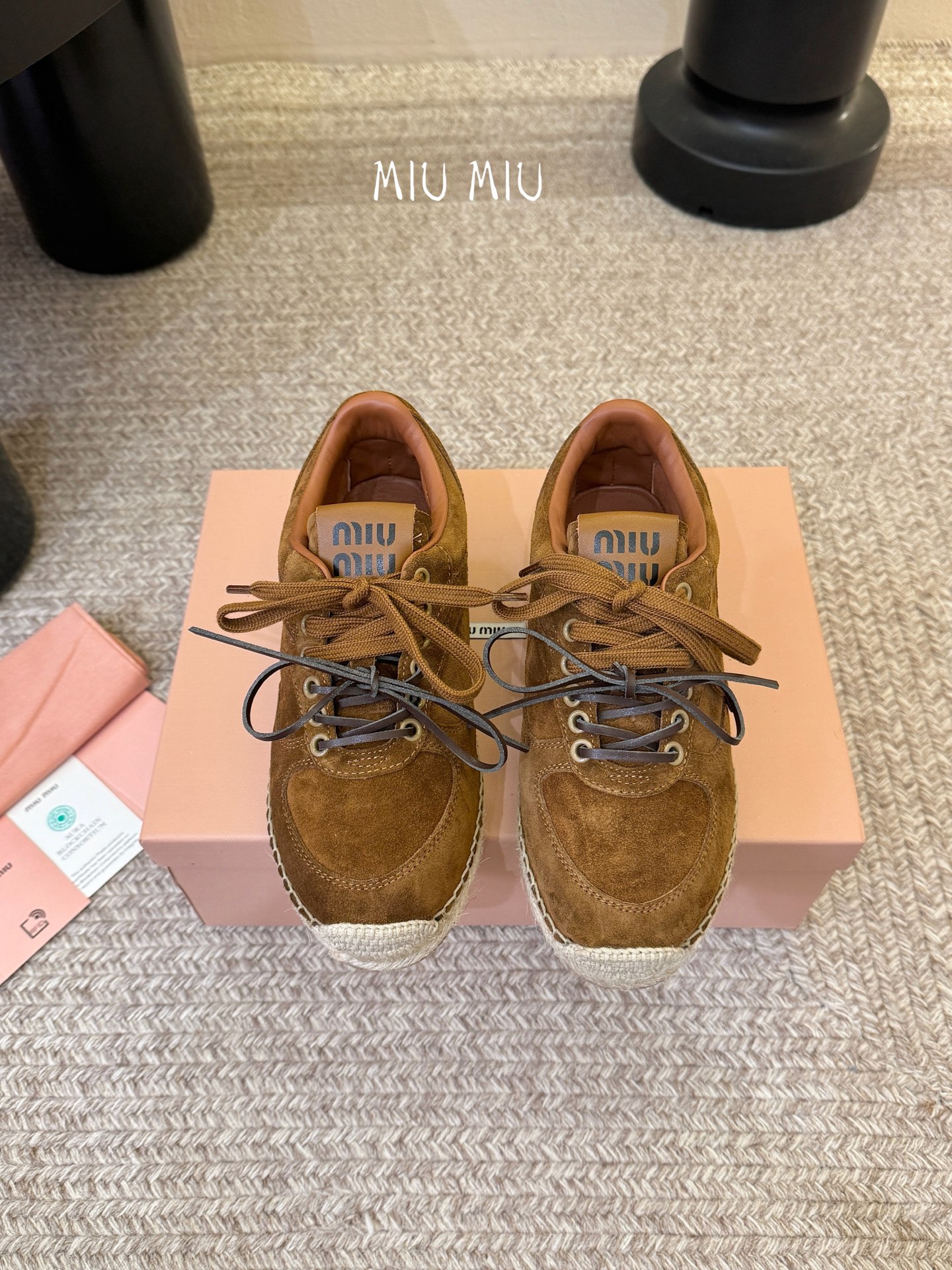 MiuMiu缪缪最新走秀款麻绳编织休闲鞋明星网红种草 国内外博主刷爆的一款 小红书种草系列 复古又时髦上