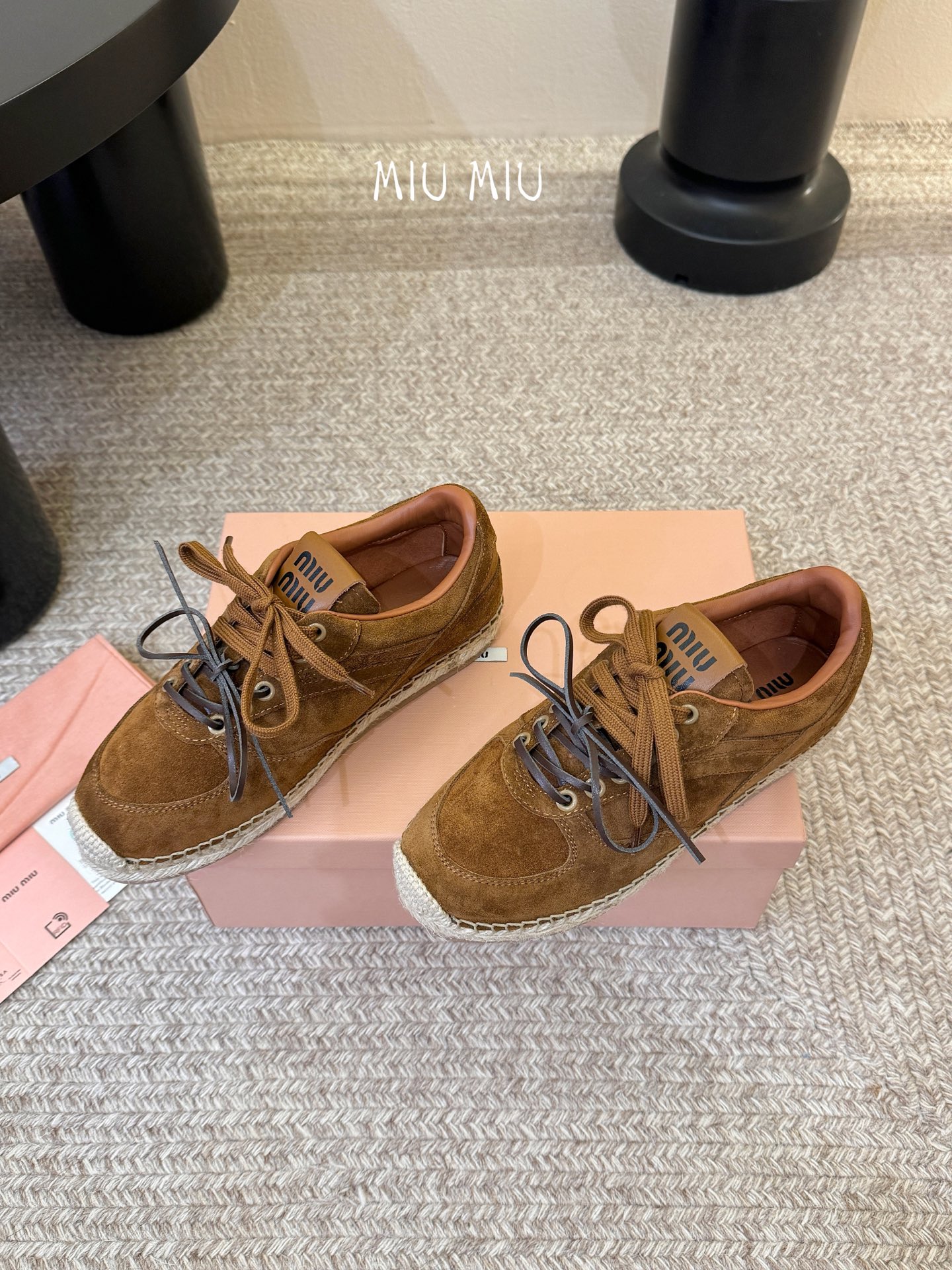 MiuMiu缪缪最新走秀款麻绳编织休闲鞋明星网红种草 国内外博主刷爆的一款 小红书种草系列 复古又时髦上