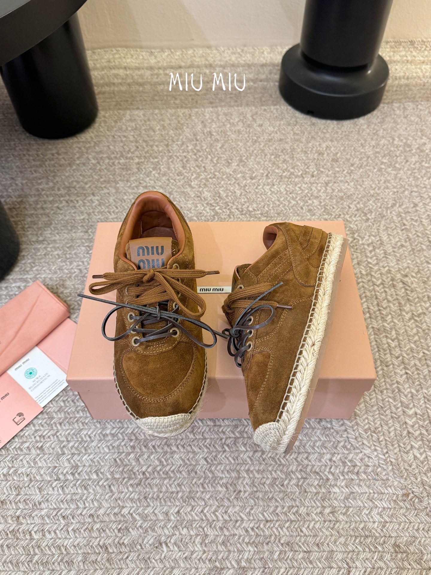 MiuMiu缪缪最新走秀款麻绳编织休闲鞋明星网红种草 国内外博主刷爆的一款 小红书种草系列 复古又时髦上