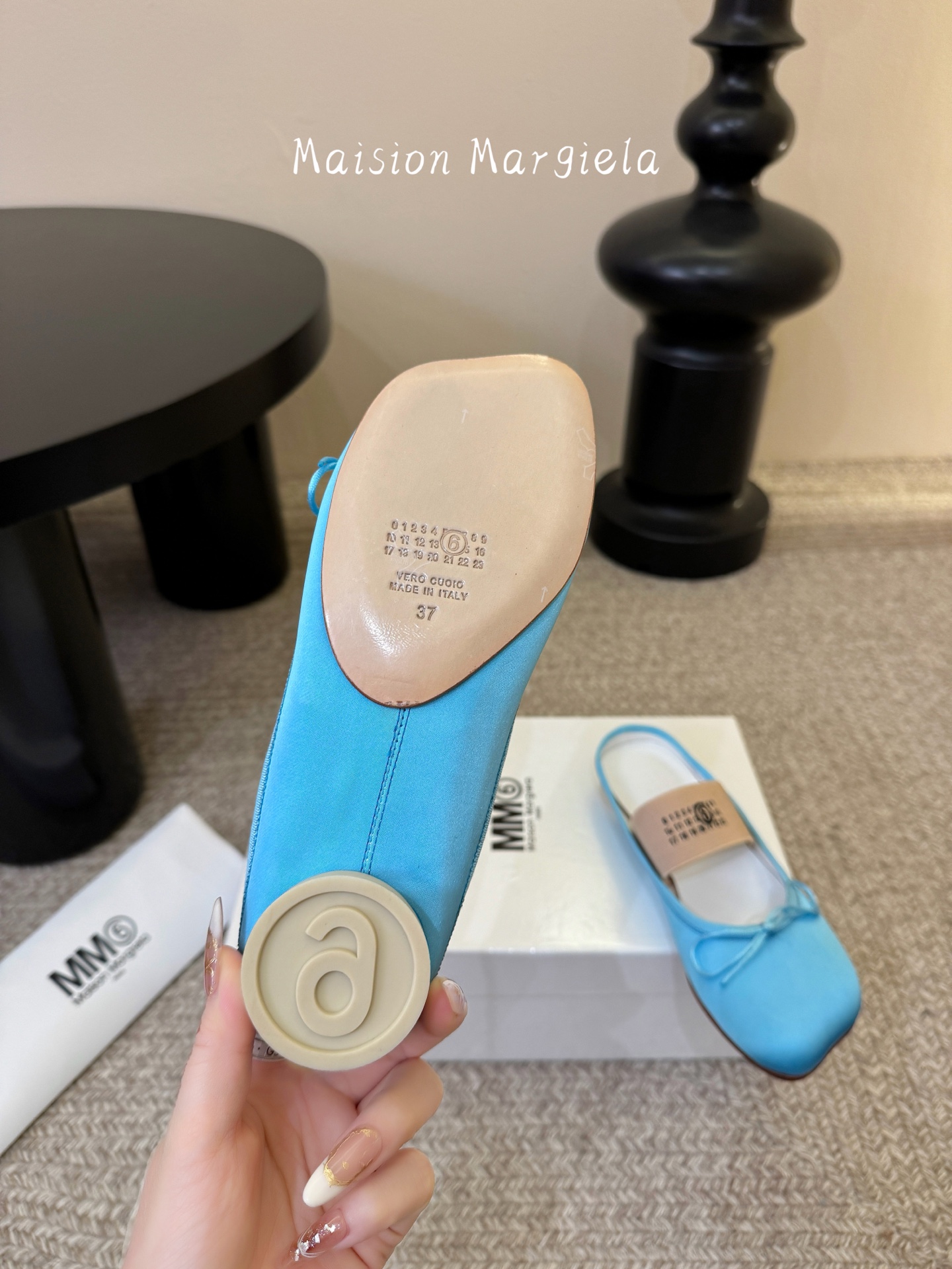 Maison Margie*马吉拉•分趾粗跟平底复古玛丽珍娃娃头苹果头芭蕾舞指鱼嘴单鞋棒了的版本 非常不