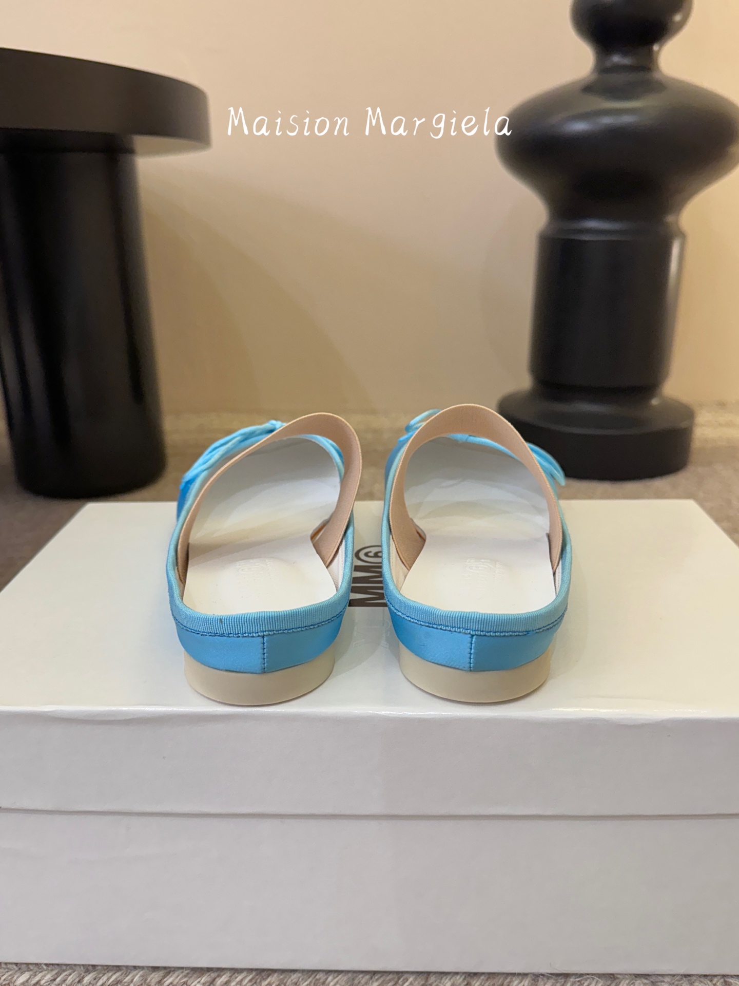 Maison Margie*马吉拉•分趾粗跟平底复古玛丽珍娃娃头苹果头芭蕾舞指鱼嘴单鞋棒了的版本 非常不