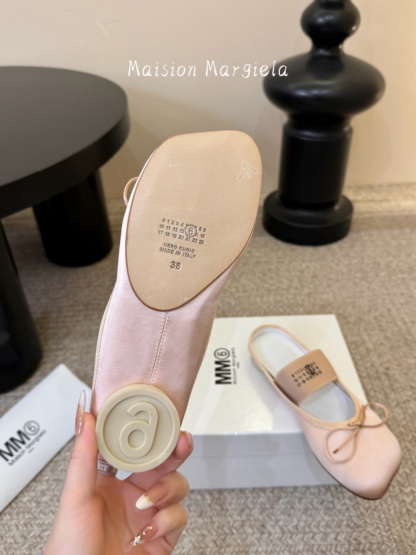 Maison Margie*马吉拉•分趾粗跟平底复古玛丽珍娃娃头苹果头芭蕾舞指鱼嘴单鞋棒了的版本 非常不