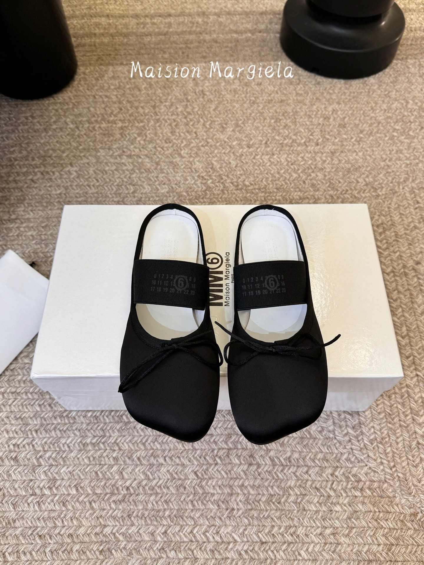 Maison Margie*马吉拉•分趾粗跟平底复古玛丽珍娃娃头苹果头芭蕾舞指鱼嘴单鞋棒了的版本 非常不