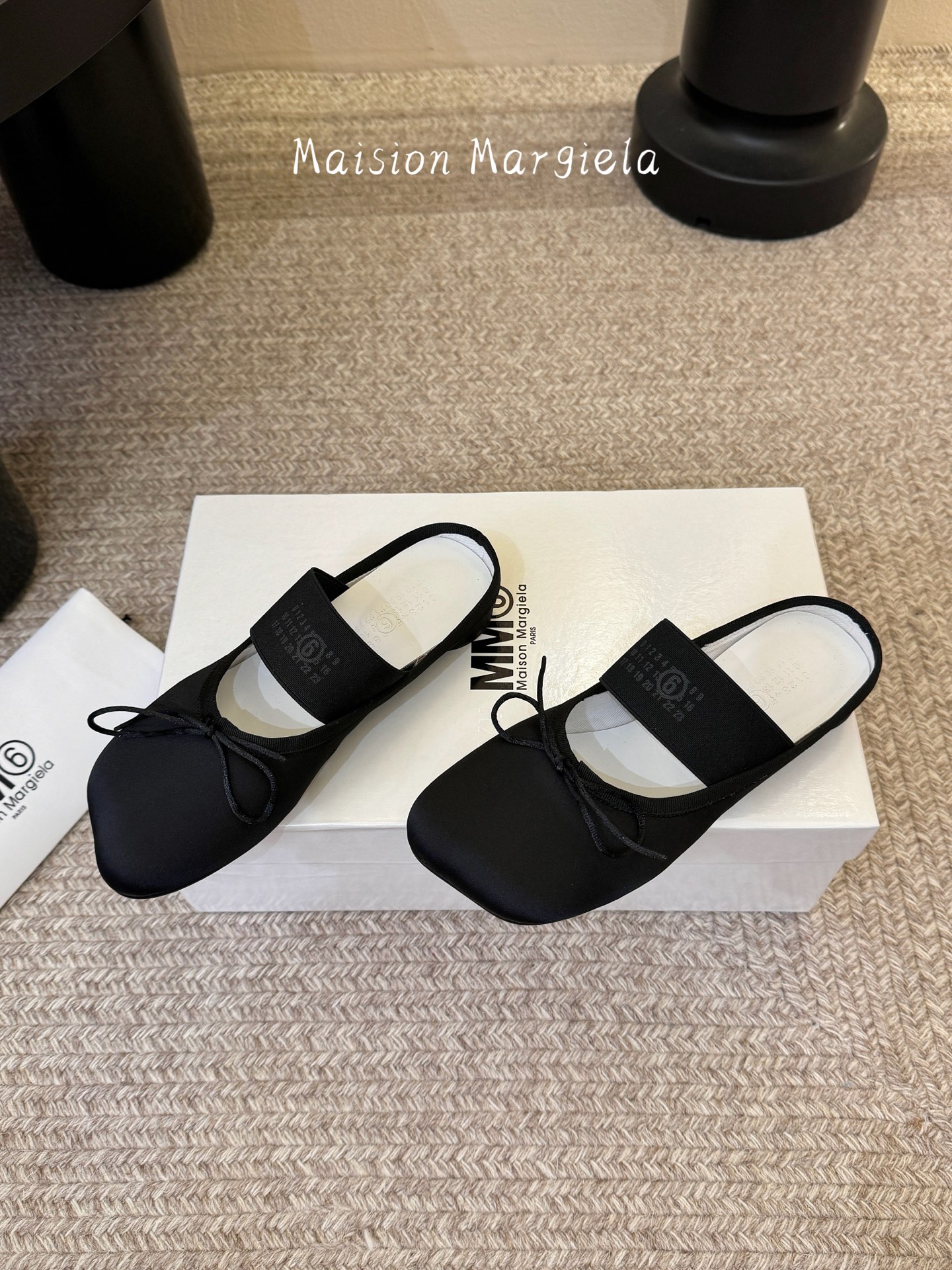 Maison Margie*马吉拉•分趾粗跟平底复古玛丽珍娃娃头苹果头芭蕾舞指鱼嘴单鞋棒了的版本 非常不