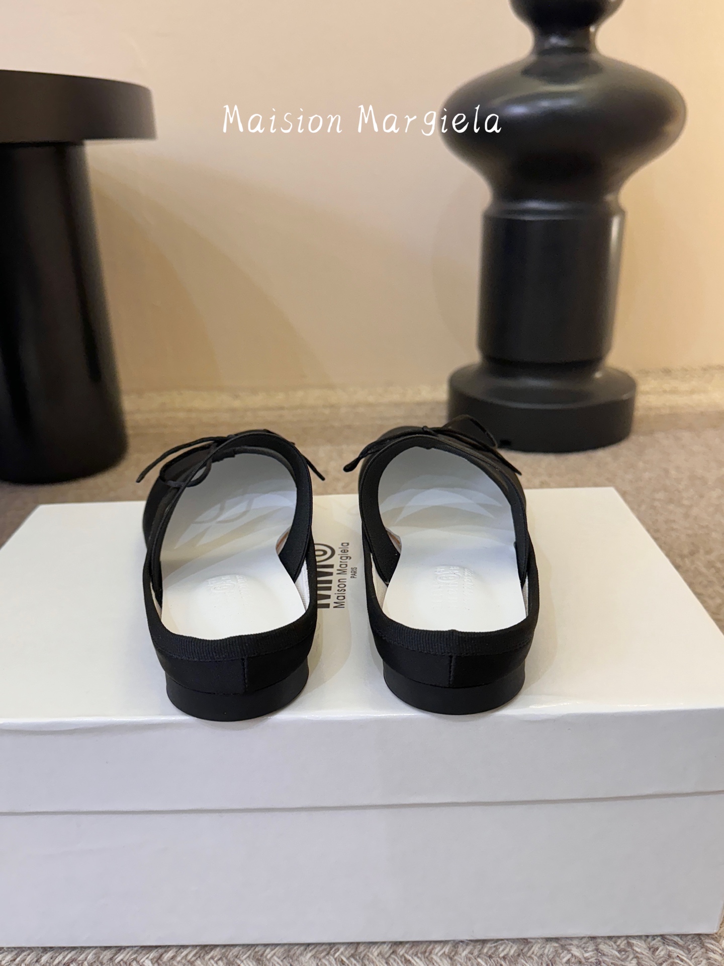 Maison Margie*马吉拉•分趾粗跟平底复古玛丽珍娃娃头苹果头芭蕾舞指鱼嘴单鞋棒了的版本 非常不