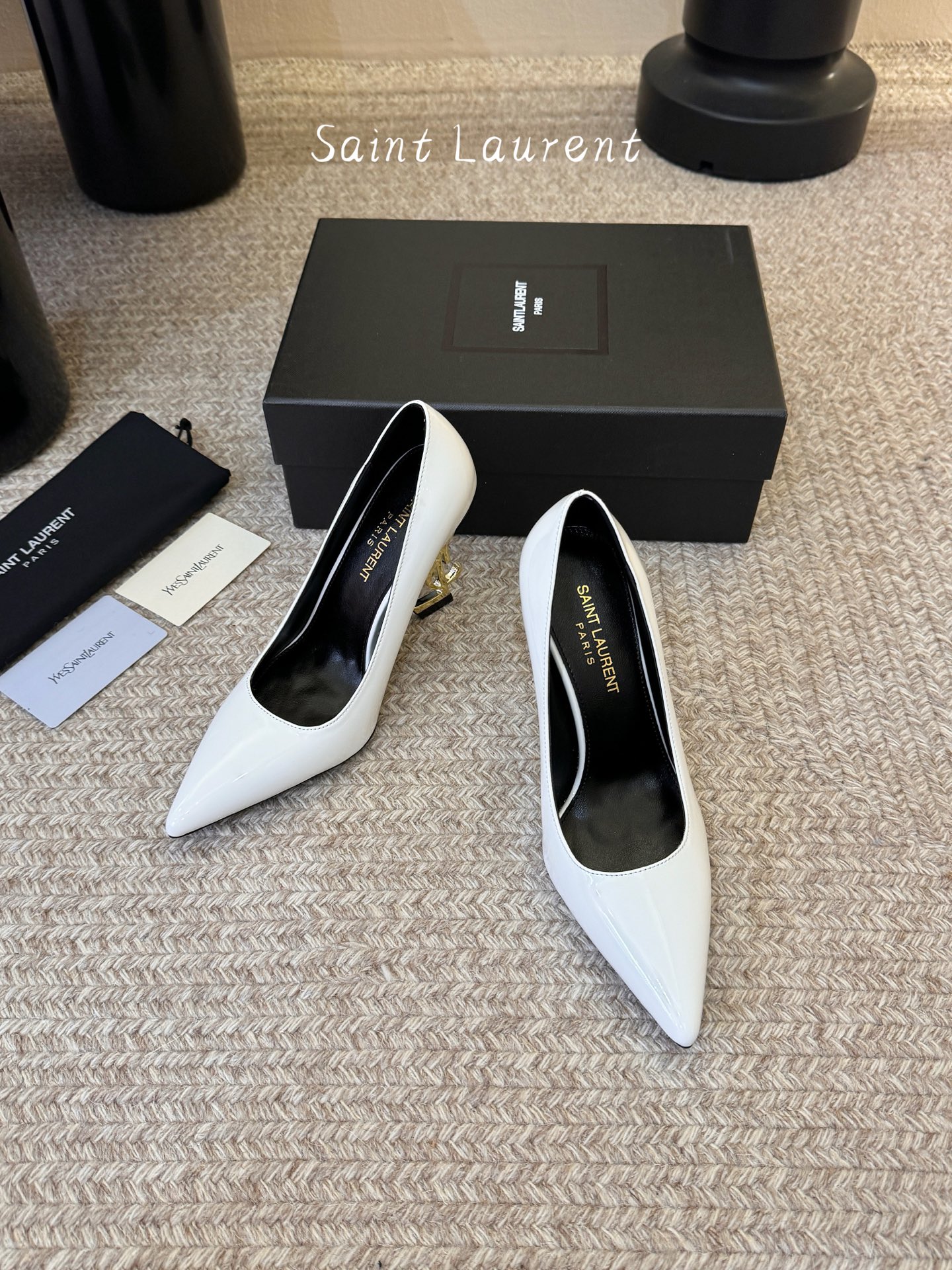 10.5cm YSL 圣罗兰时髦logo跟高跟鞋上新✔️✔️✔️唯有YSL最懂女人心！精致的鞋楦 原版开
