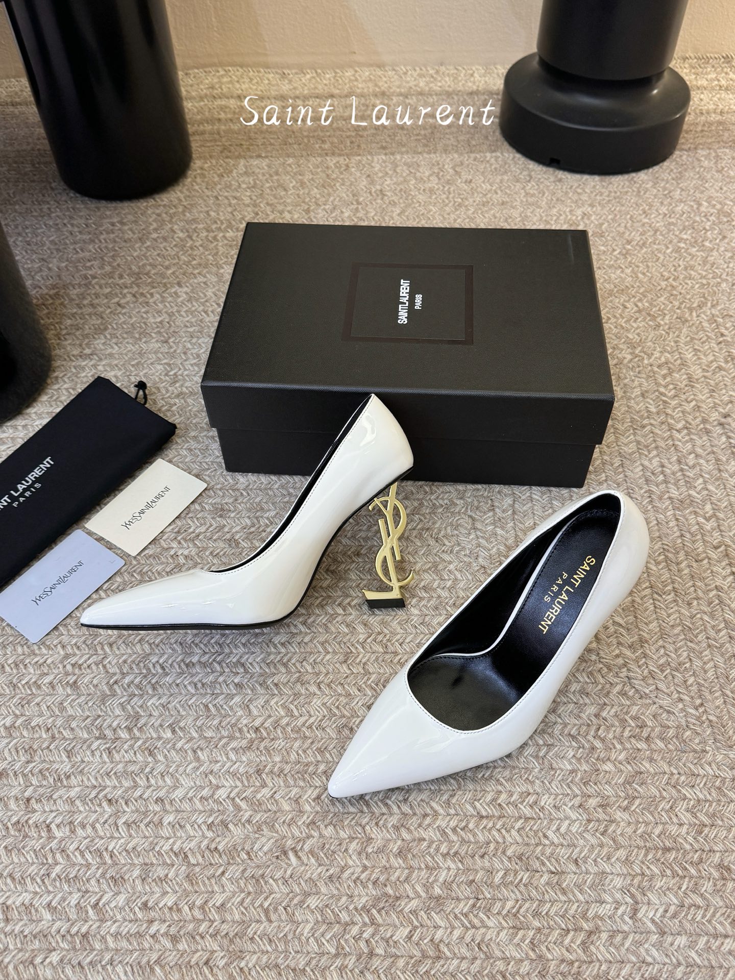 10.5cm YSL 圣罗兰时髦logo跟高跟鞋上新✔️✔️✔️唯有YSL最懂女人心！精致的鞋楦 原版开