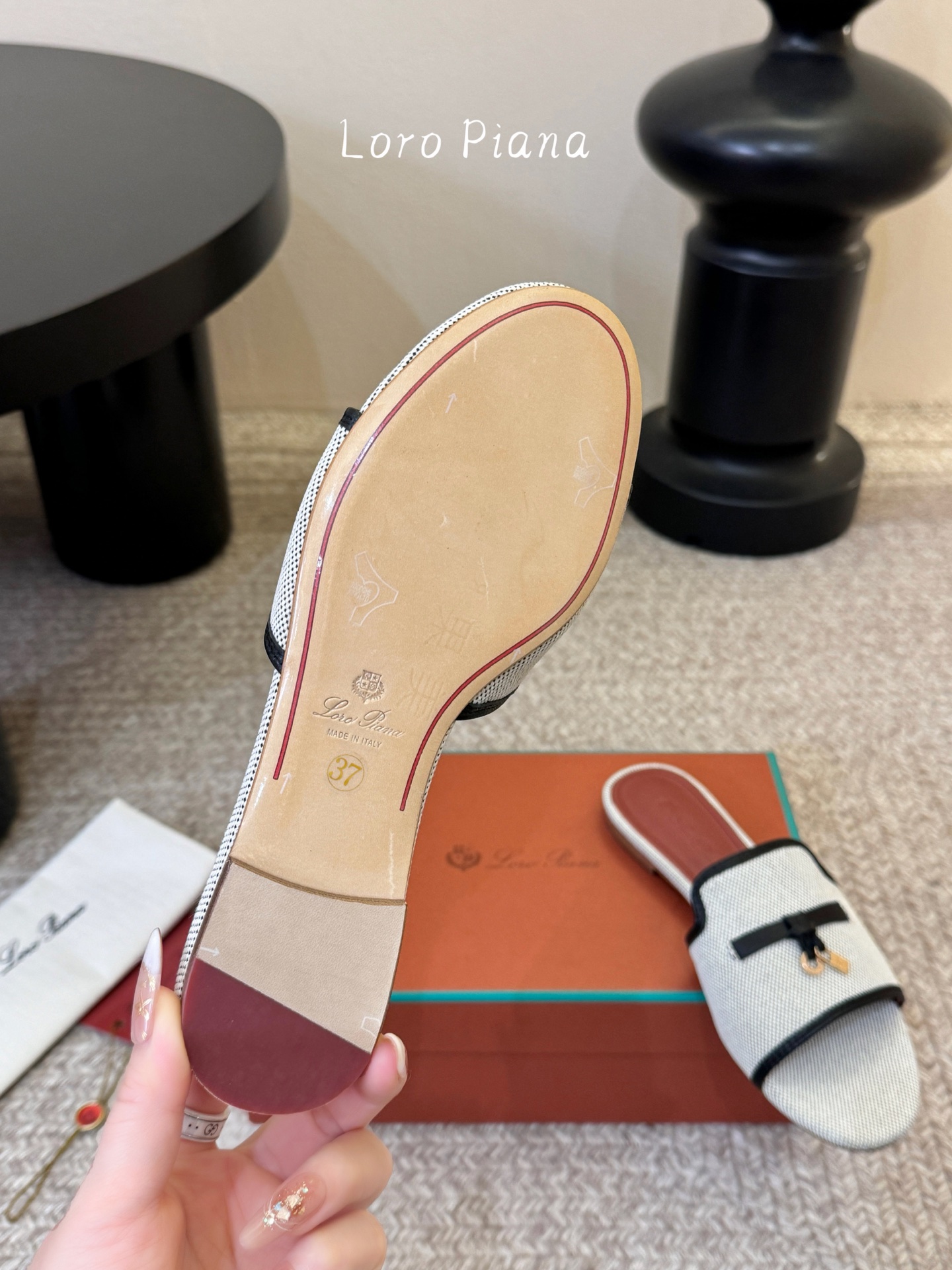 平底最新配色 Loro Piana 诺悠翩雅 Loro piana Summer Charms经典款平底