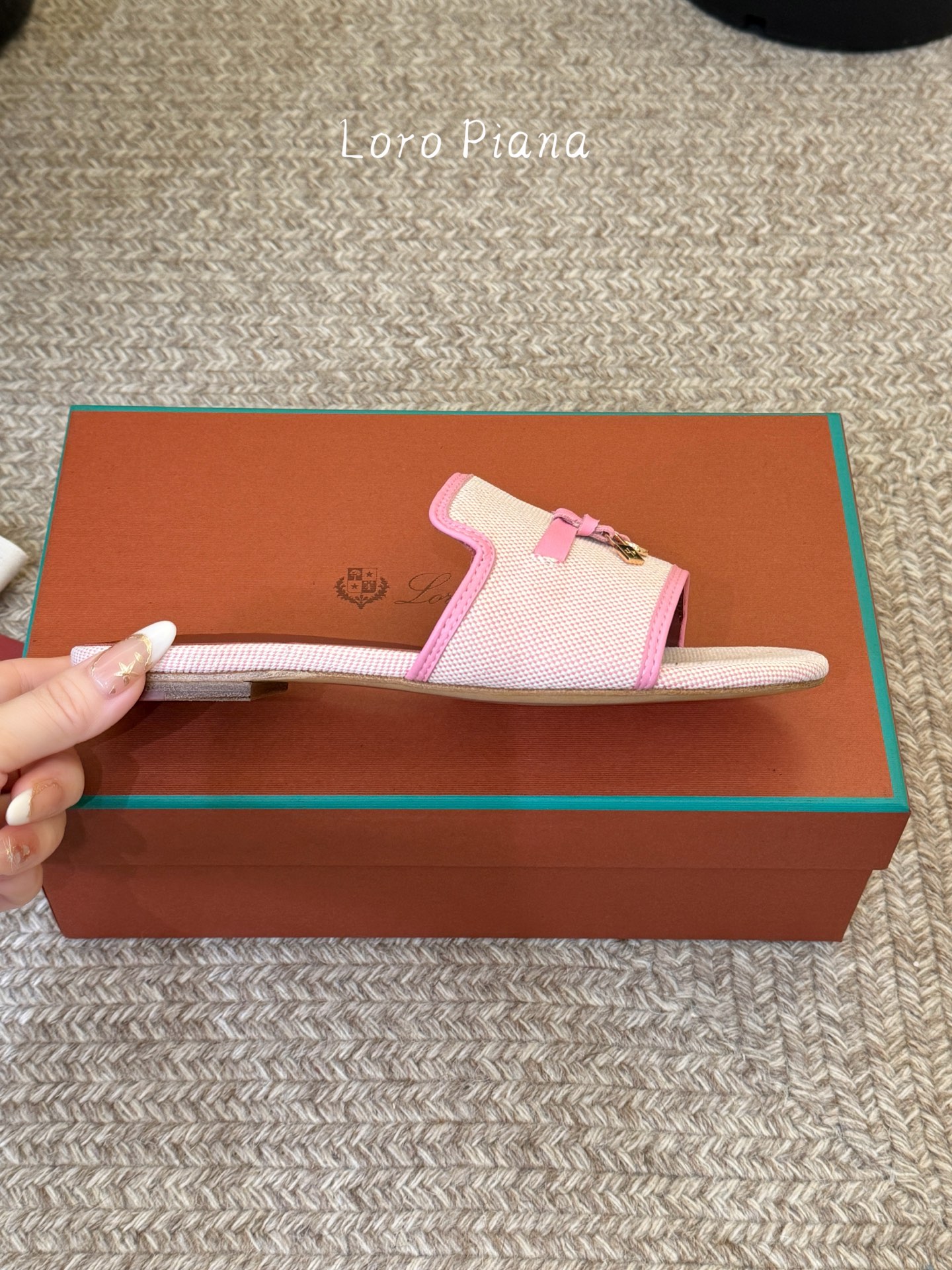 平底最新配色 Loro Piana 诺悠翩雅 Loro piana Summer Charms经典款平底