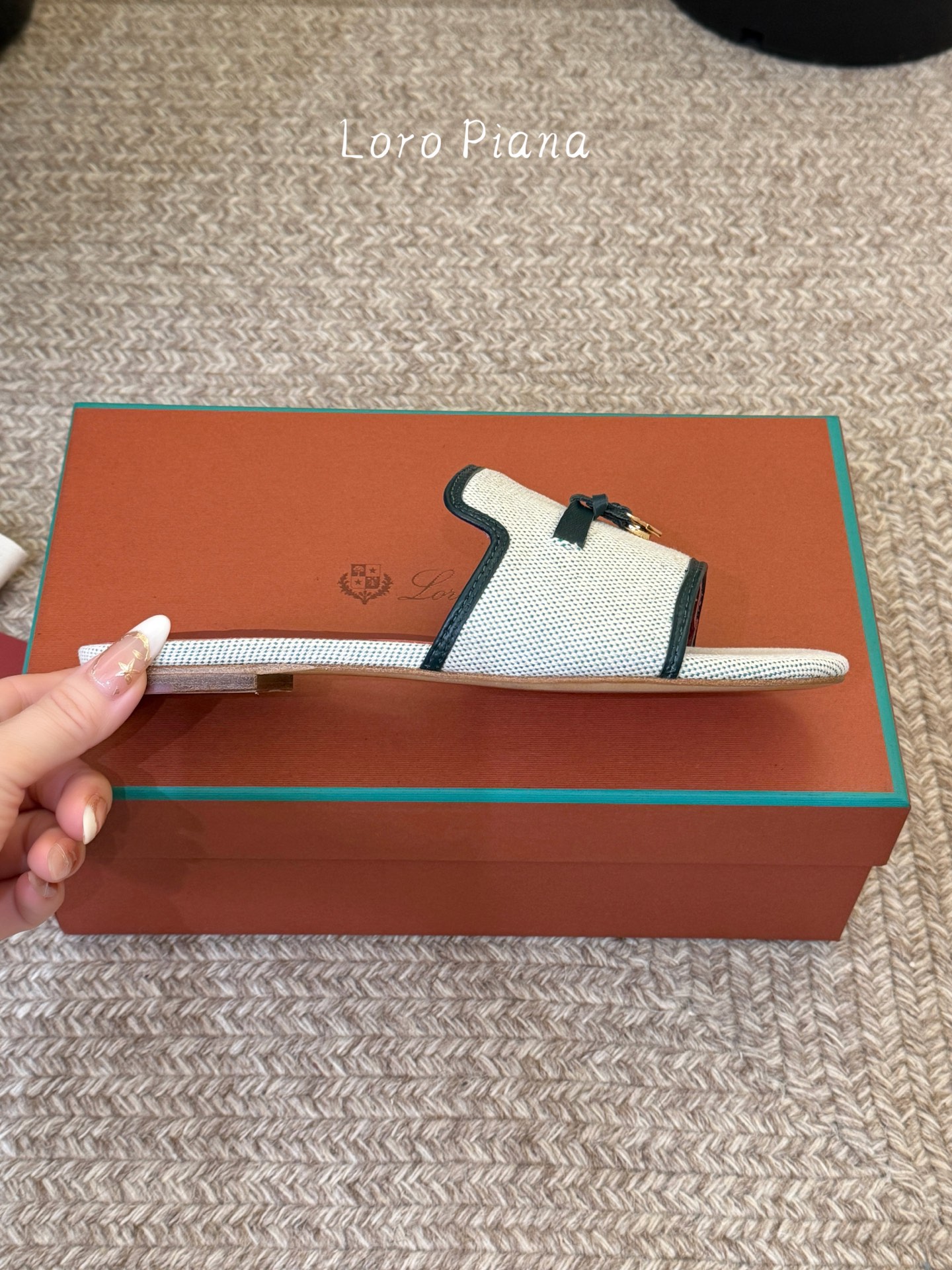 平底最新配色 Loro Piana 诺悠翩雅 Loro piana Summer Charms经典款平底