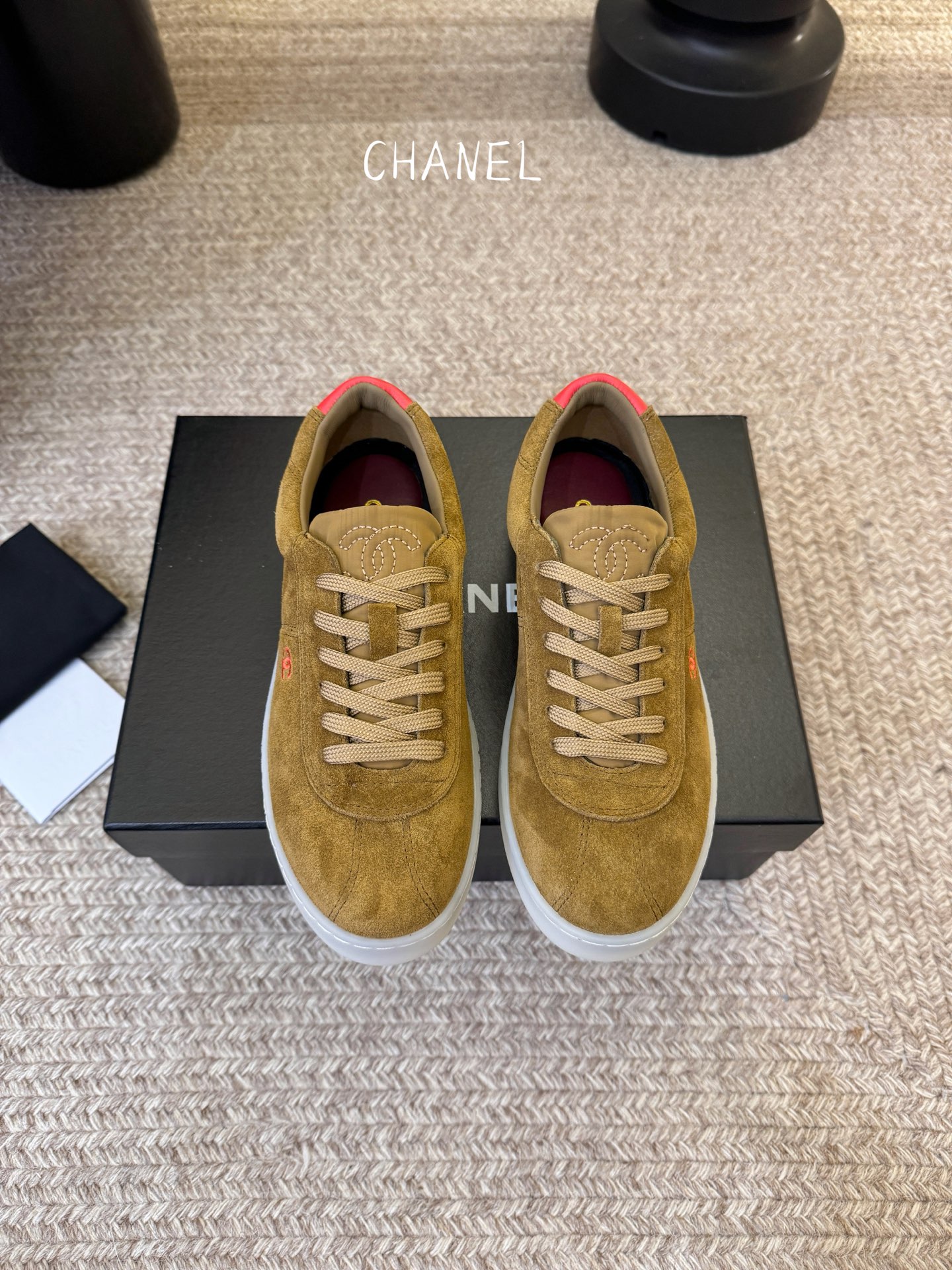 CHANEL香奈儿26S 新款休闲运动鞋专柜同步 专柜非常火爆 非常难买的一款鞋 全网最火的厚底熊猫鞋 