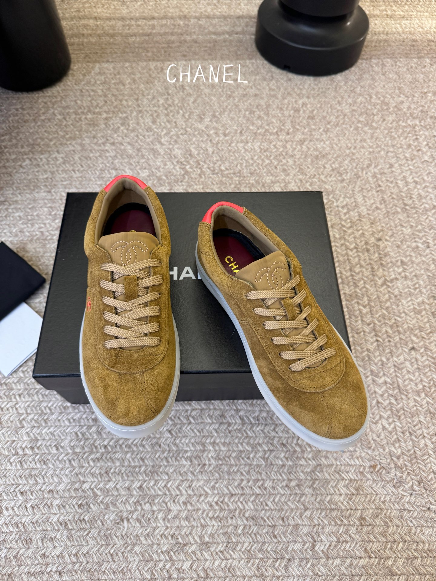 CHANEL香奈儿26S 新款休闲运动鞋专柜同步 专柜非常火爆 非常难买的一款鞋 全网最火的厚底熊猫鞋 