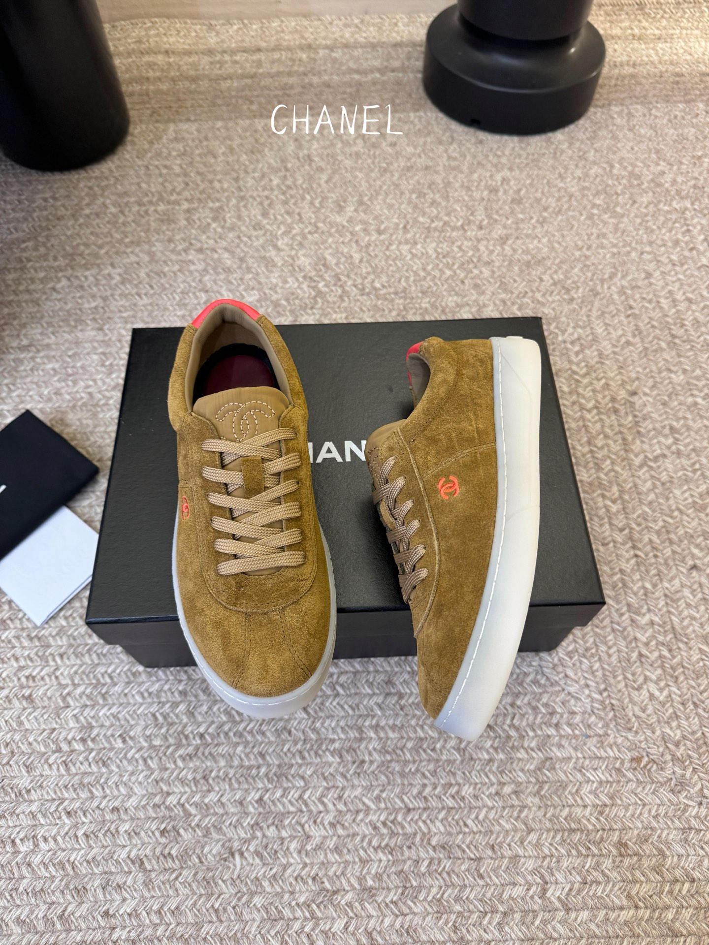 CHANEL香奈儿26S 新款休闲运动鞋专柜同步 专柜非常火爆 非常难买的一款鞋 全网最火的厚底熊猫鞋 