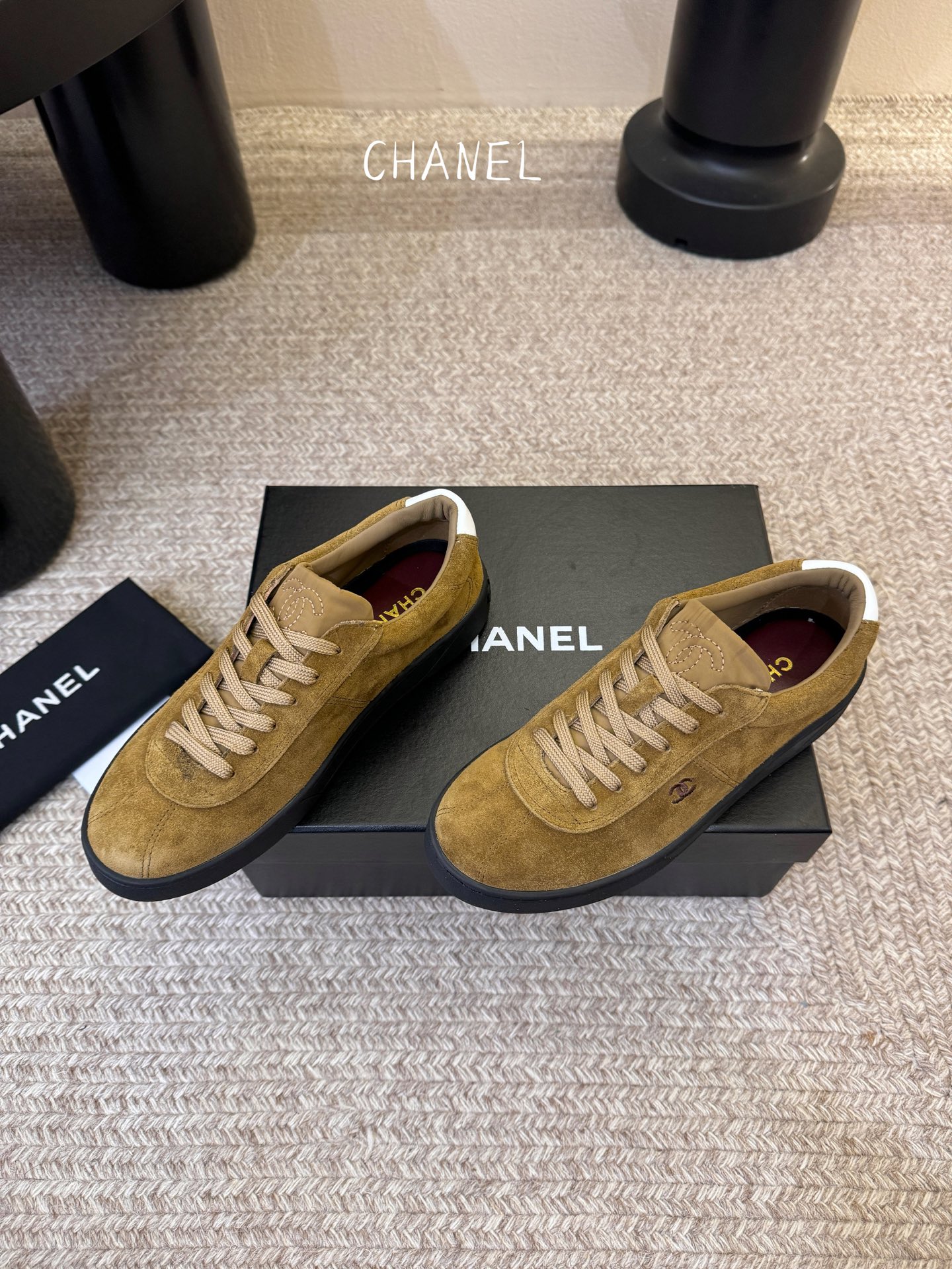 CHANEL香奈儿26S 新款休闲运动鞋专柜同步 专柜非常火爆 非常难买的一款鞋 全网最火的厚底熊猫鞋 