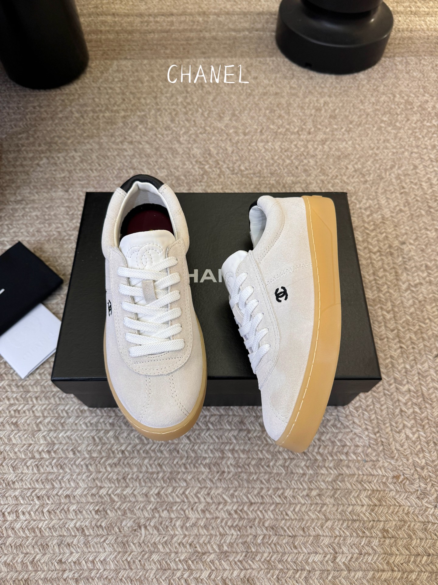 CHANEL香奈儿26S 新款休闲运动鞋专柜同步 专柜非常火爆 非常难买的一款鞋 全网最火的厚底熊猫鞋 