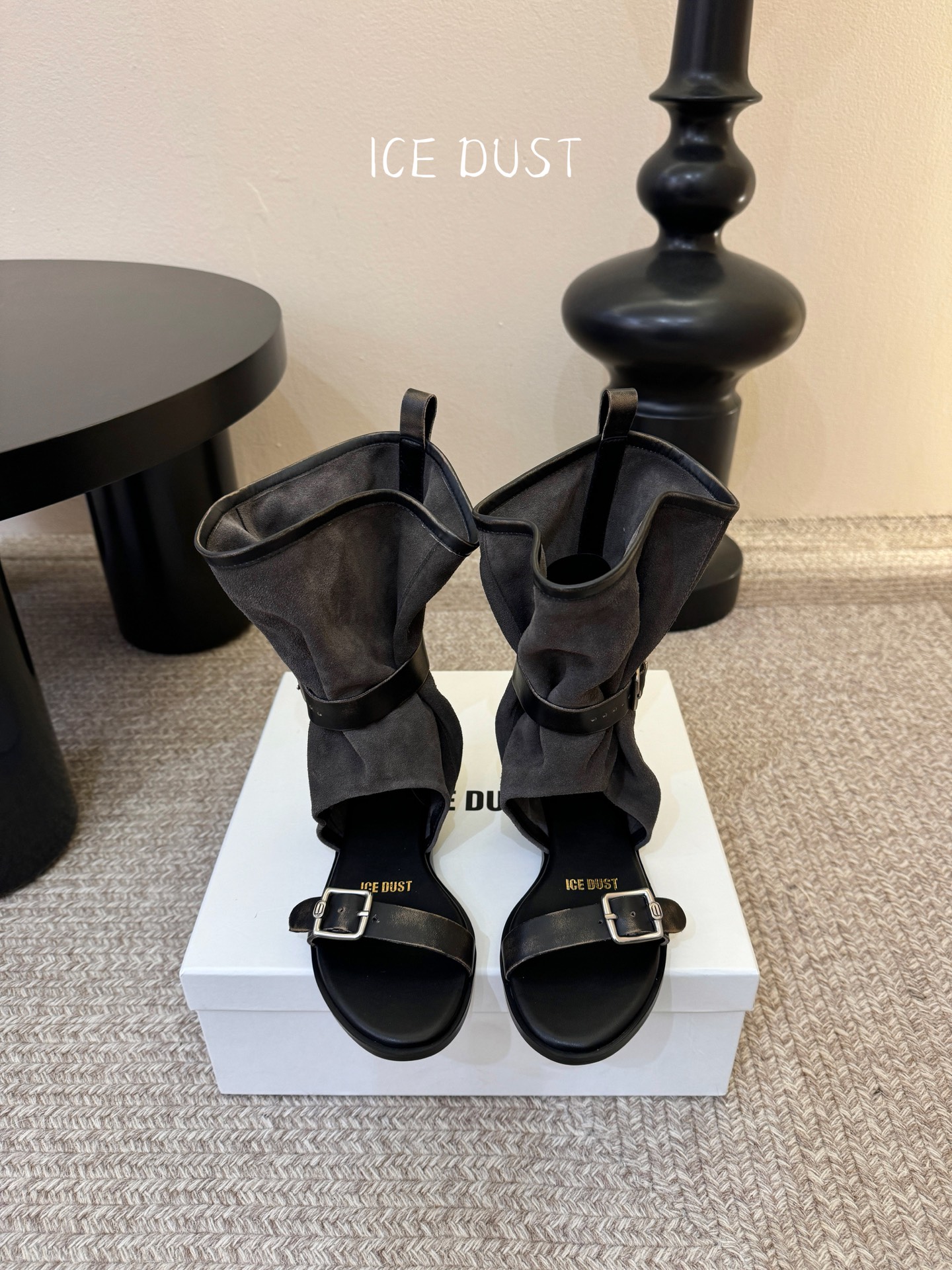 ice dust26春夏时髦单品做旧堆堆凉靴宽松腿围遮小腿，一双可以塞一切裤子的凉靴，酷飒有范儿，很好看