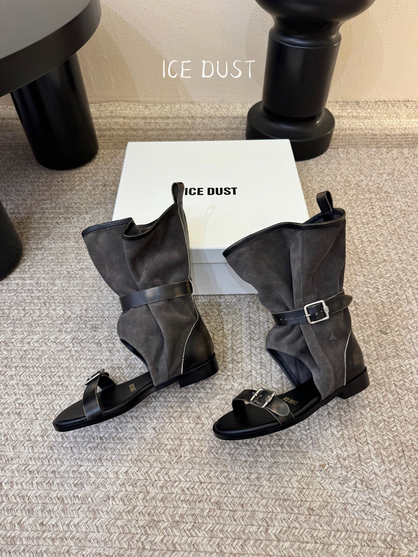 ice dust26春夏时髦单品做旧堆堆凉靴宽松腿围遮小腿，一双可以塞一切裤子的凉靴，酷飒有范儿，很好看