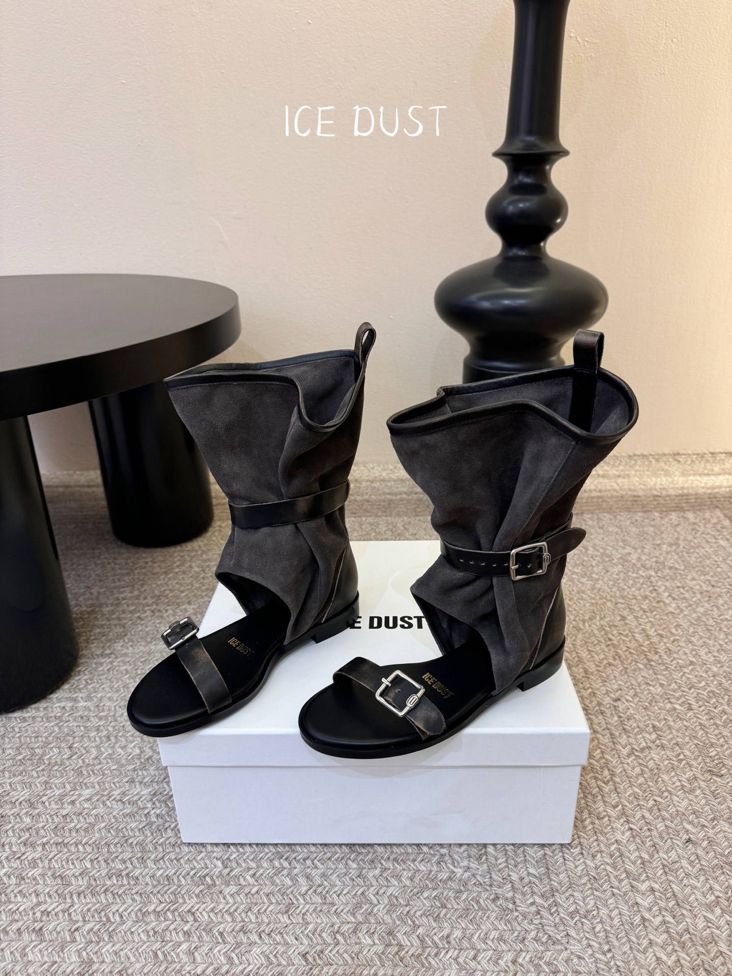 ice dust26春夏时髦单品做旧堆堆凉靴宽松腿围遮小腿，一双可以塞一切裤子的凉靴，酷飒有范儿，很好看