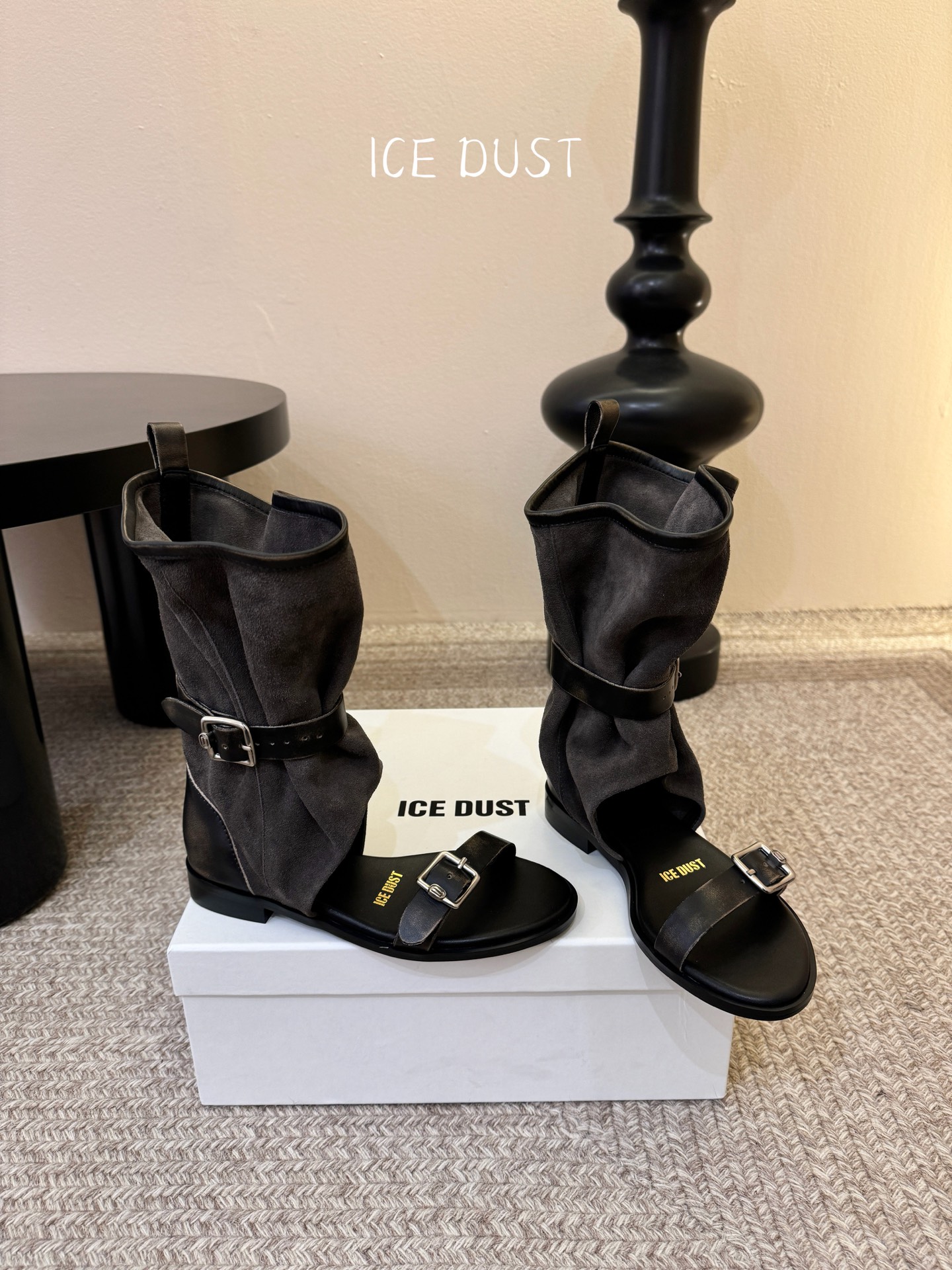 ice dust26春夏时髦单品做旧堆堆凉靴宽松腿围遮小腿，一双可以塞一切裤子的凉靴，酷飒有范儿，很好看