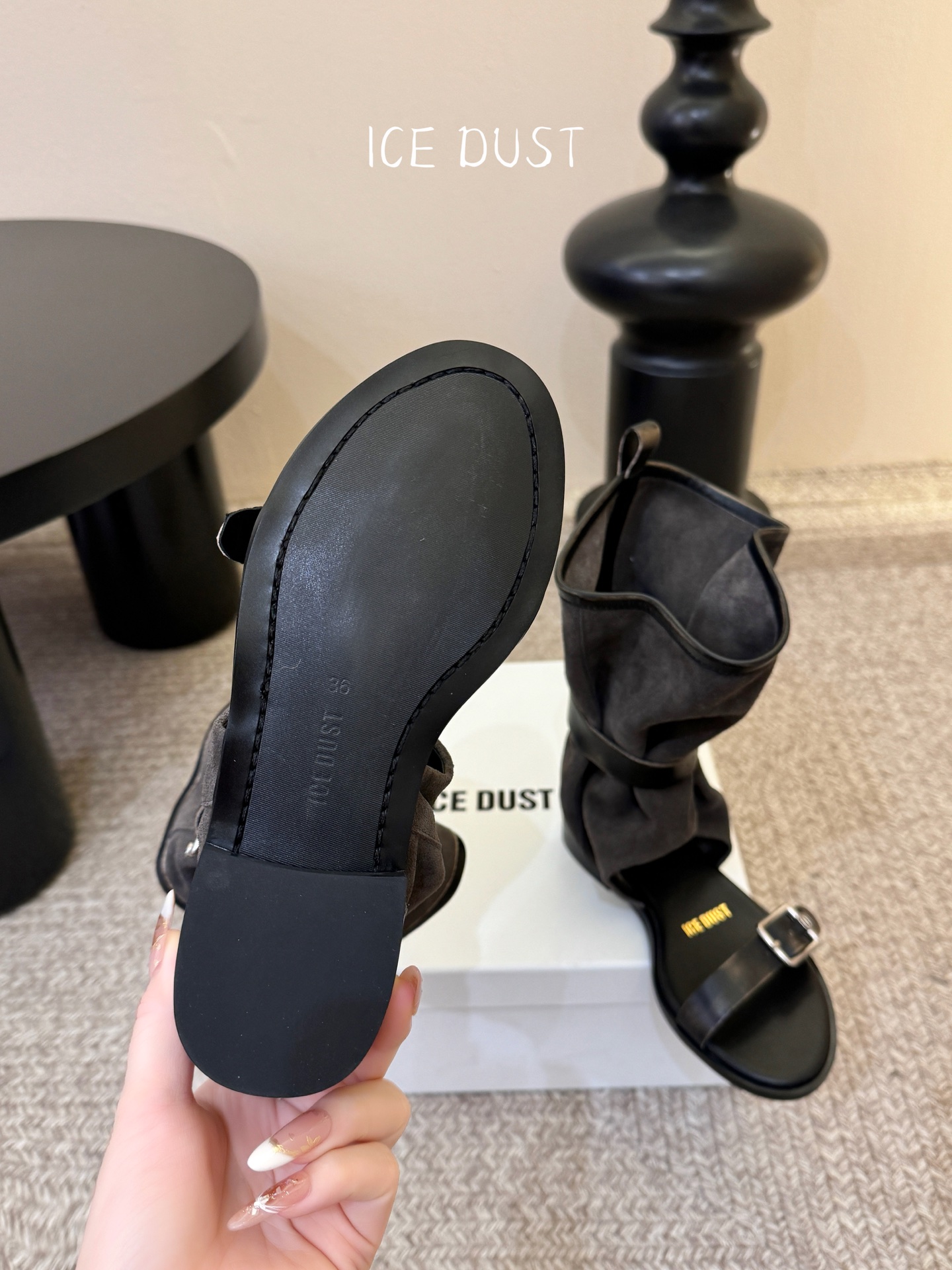 ice dust26春夏时髦单品做旧堆堆凉靴宽松腿围遮小腿，一双可以塞一切裤子的凉靴，酷飒有范儿，很好看