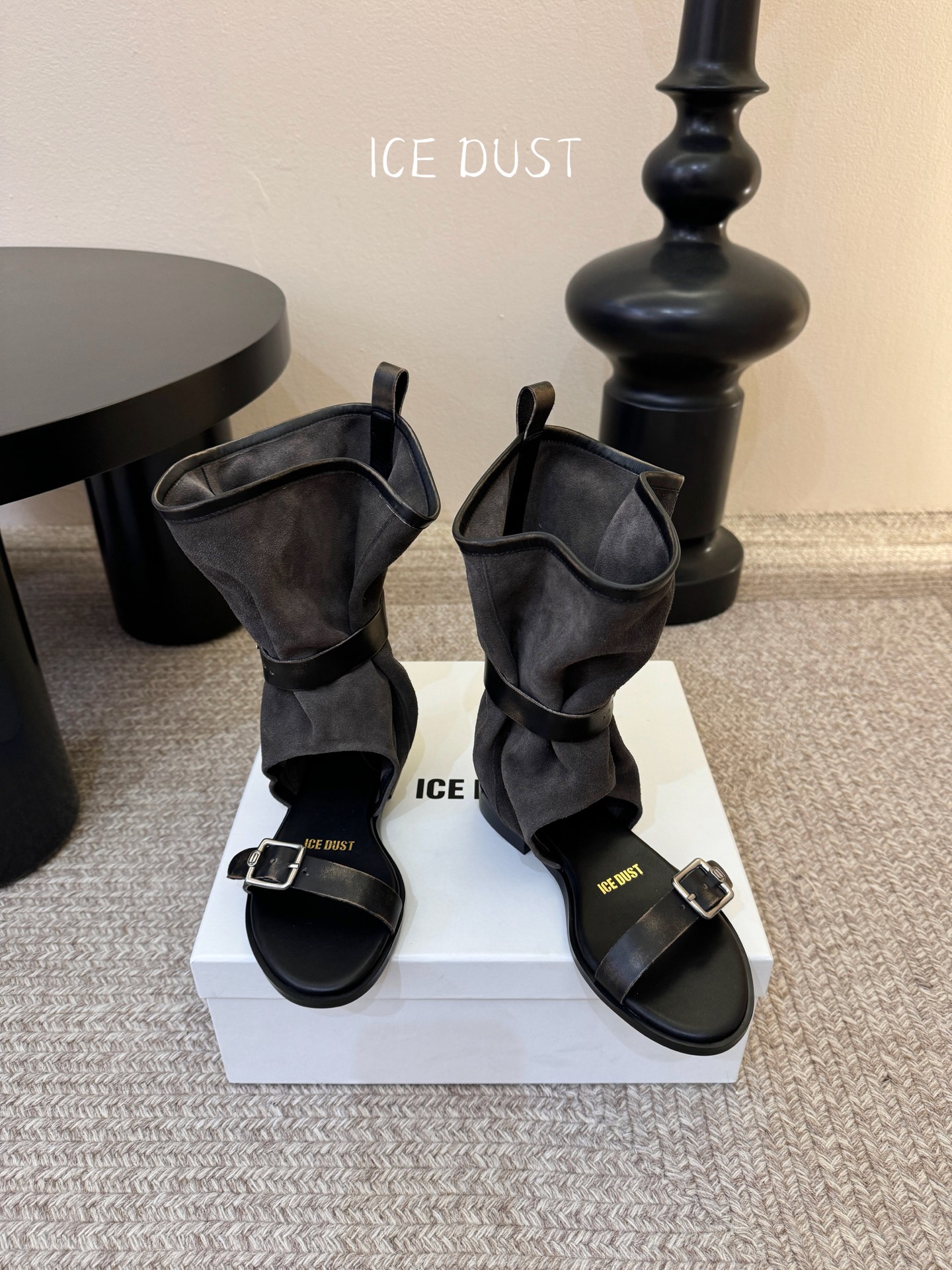 ice dust26春夏时髦单品做旧堆堆凉靴宽松腿围遮小腿，一双可以塞一切裤子的凉靴，酷飒有范儿，很好看