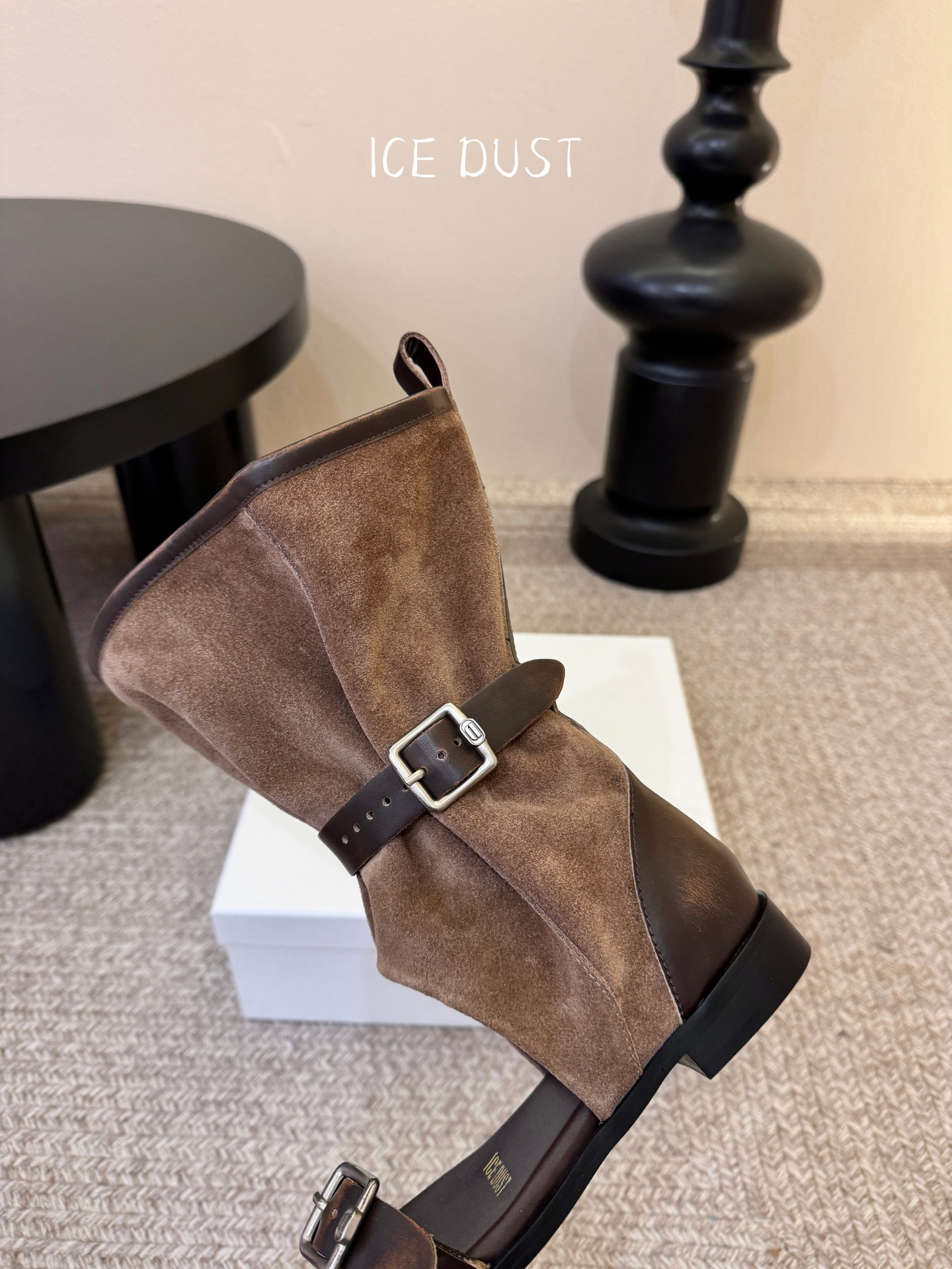 ice dust26春夏时髦单品做旧堆堆凉靴宽松腿围遮小腿，一双可以塞一切裤子的凉靴，酷飒有范儿，很好看