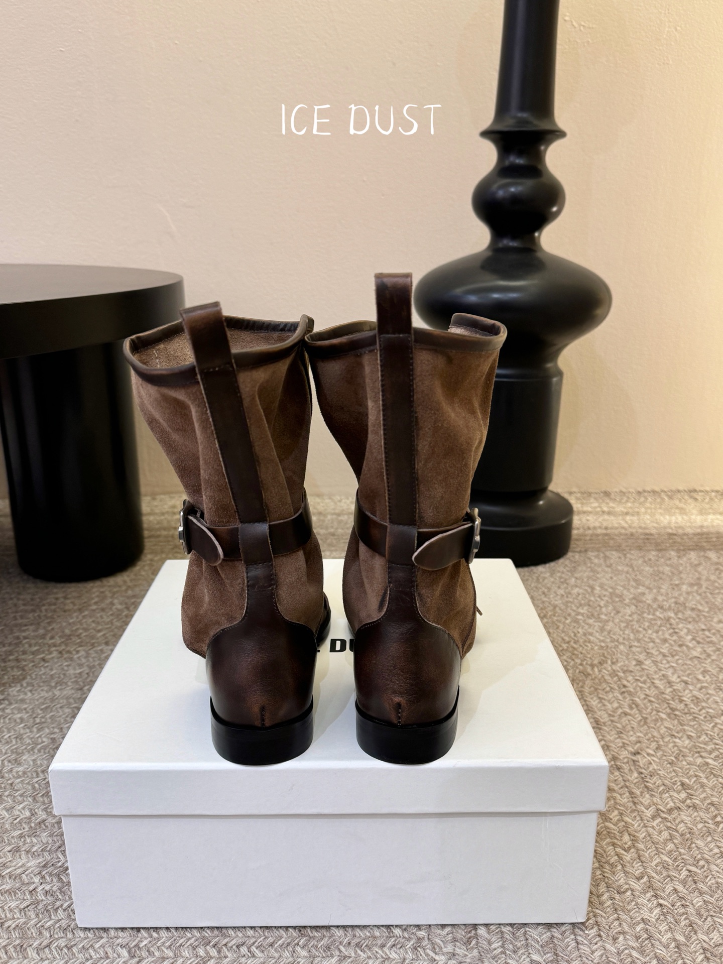 ice dust26春夏时髦单品做旧堆堆凉靴宽松腿围遮小腿，一双可以塞一切裤子的凉靴，酷飒有范儿，很好看