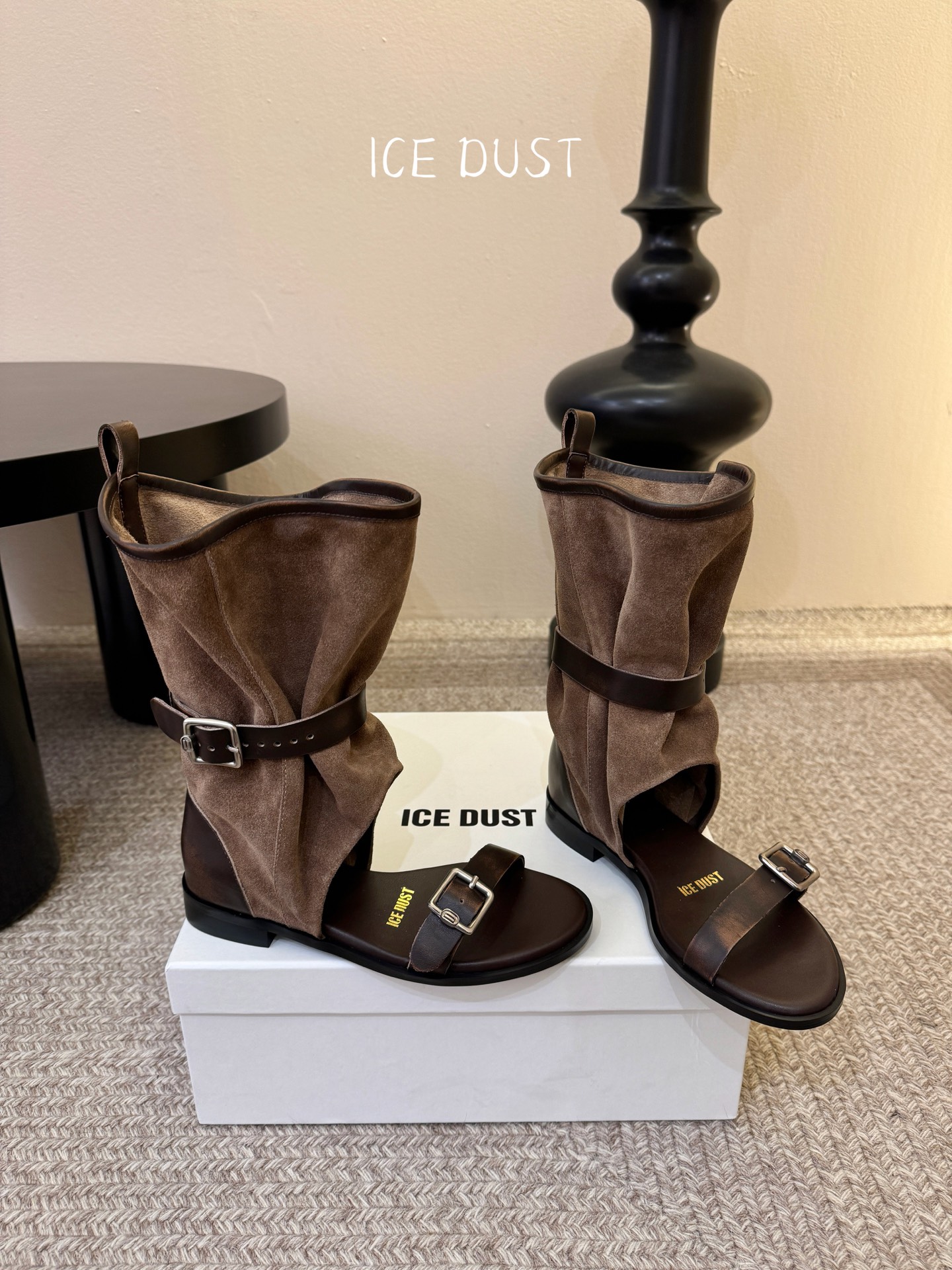 ice dust26春夏时髦单品做旧堆堆凉靴宽松腿围遮小腿，一双可以塞一切裤子的凉靴，酷飒有范儿，很好看