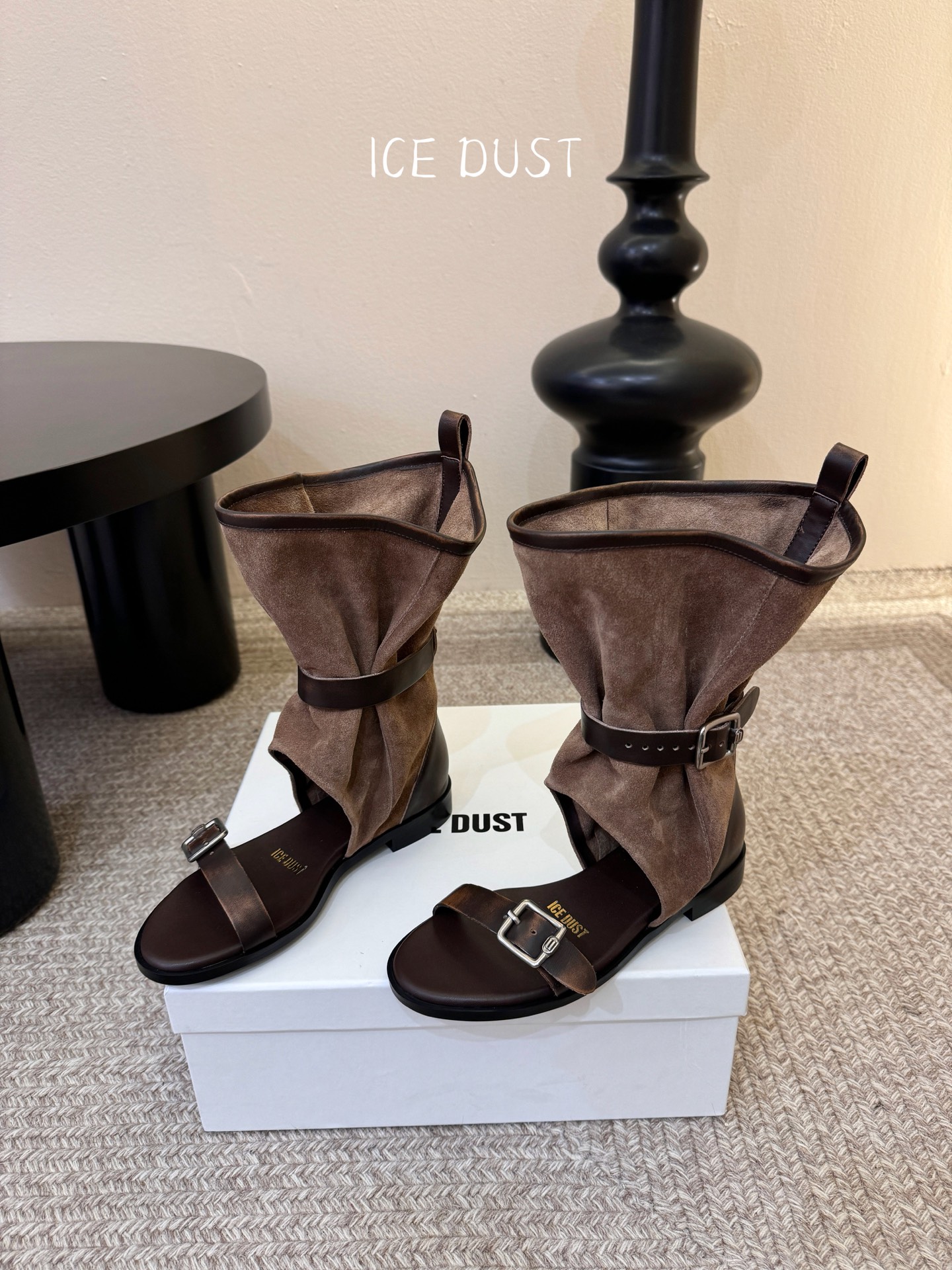 ice dust26春夏时髦单品做旧堆堆凉靴宽松腿围遮小腿，一双可以塞一切裤子的凉靴，酷飒有范儿，很好看