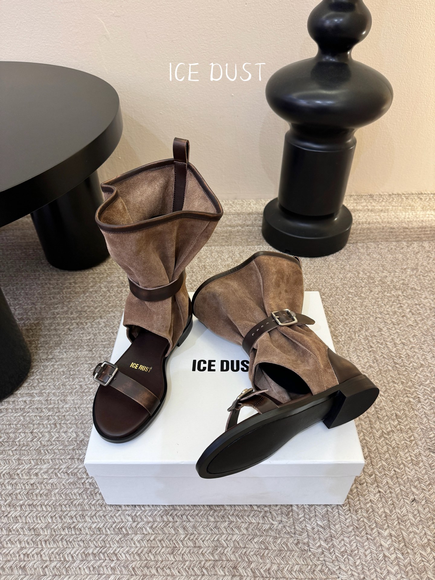 ice dust26春夏时髦单品做旧堆堆凉靴宽松腿围遮小腿，一双可以塞一切裤子的凉靴，酷飒有范儿，很好看