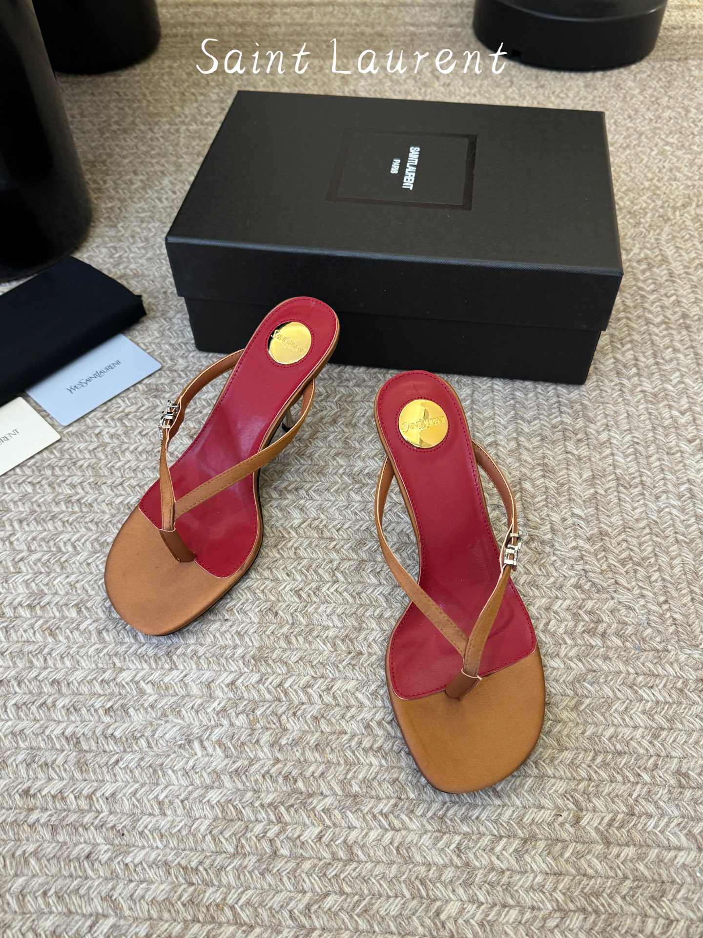 Saint Laurent / YSL圣罗兰金属字母logo高跟凉鞋YSL姐姐的美丽尤物高跟鞋 又是人间