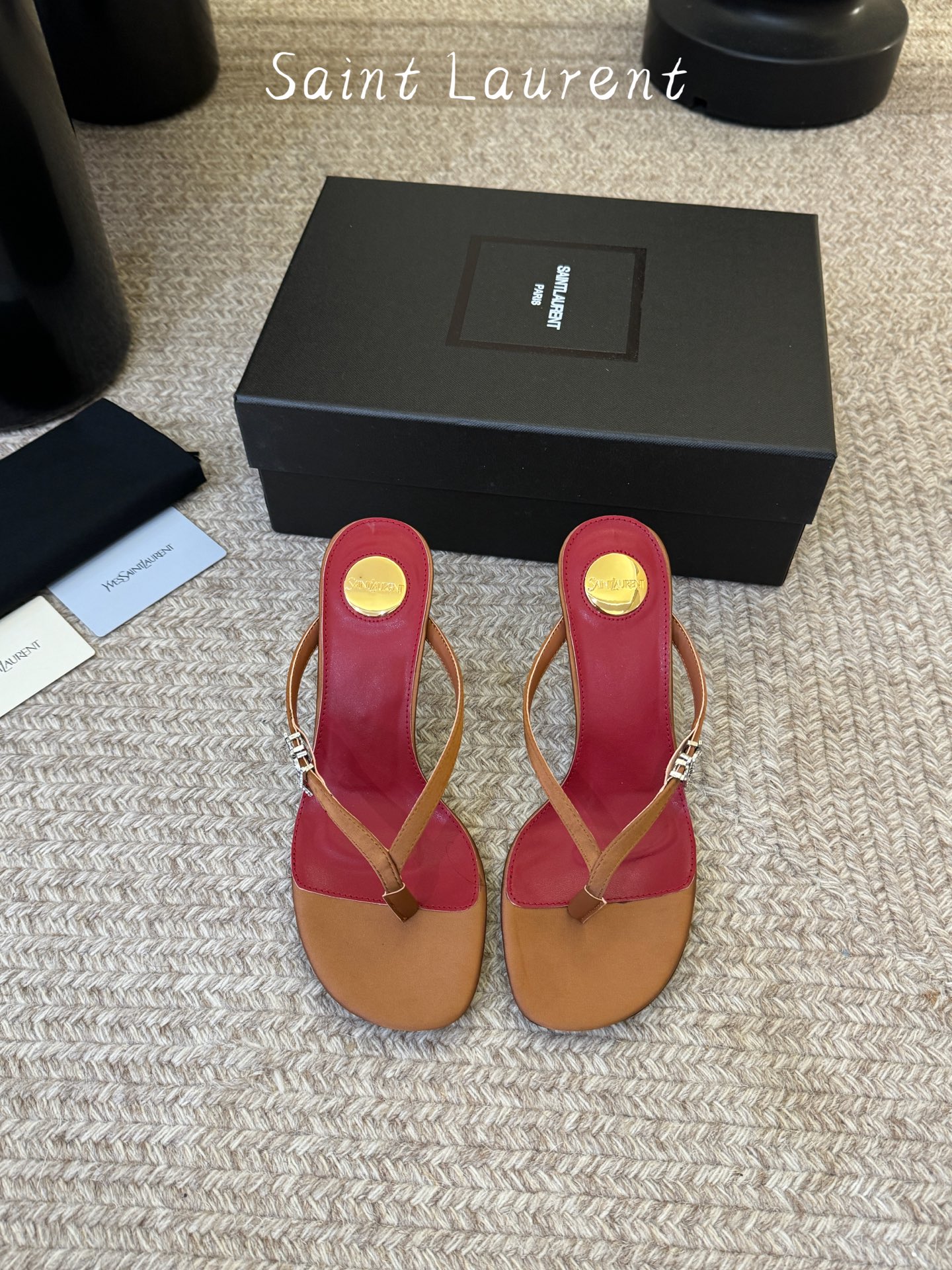 Saint Laurent / YSL圣罗兰金属字母logo高跟凉鞋YSL姐姐的美丽尤物高跟鞋 又是人间