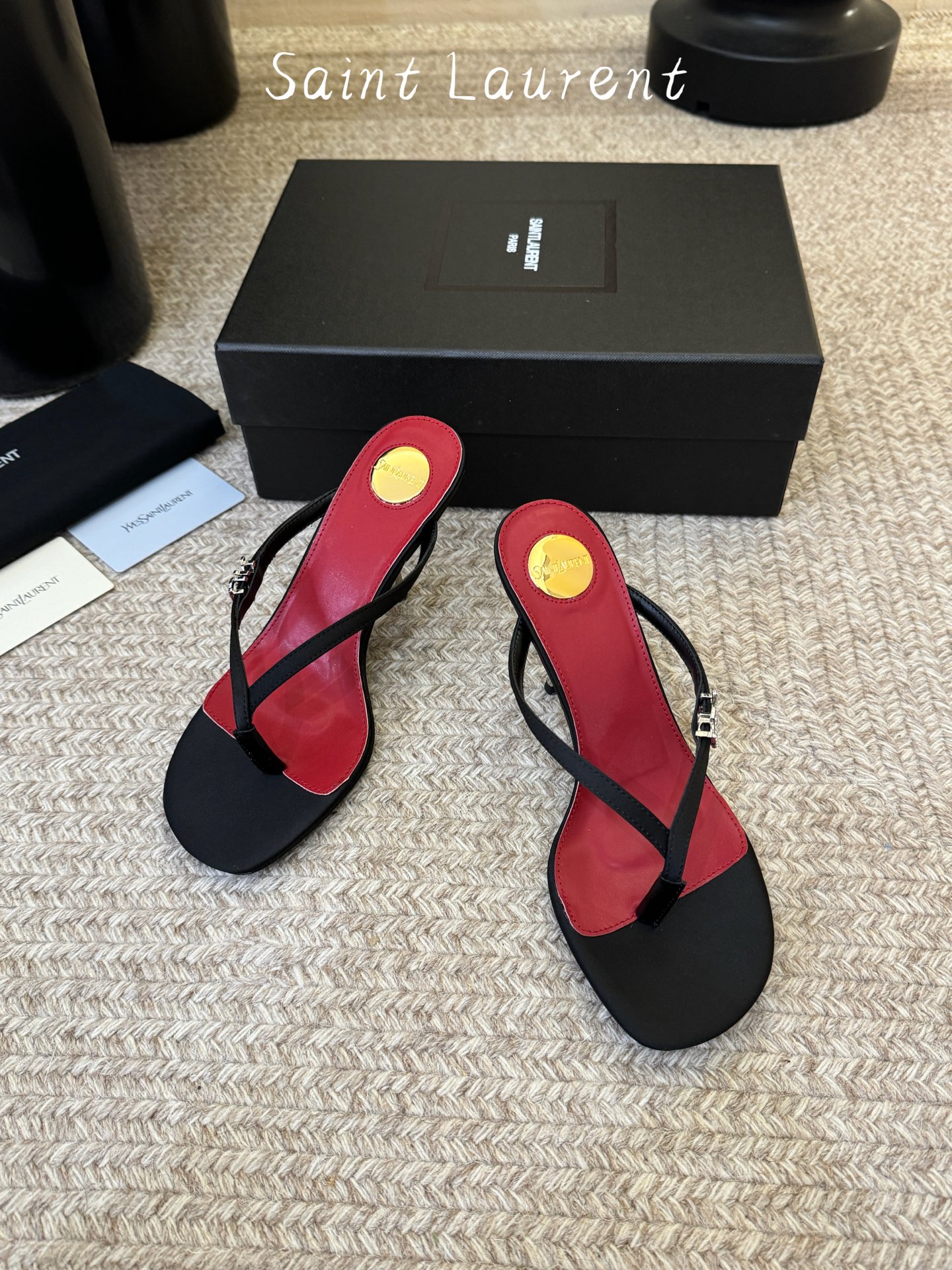 Saint Laurent / YSL圣罗兰金属字母logo高跟凉鞋YSL姐姐的美丽尤物高跟鞋 又是人间