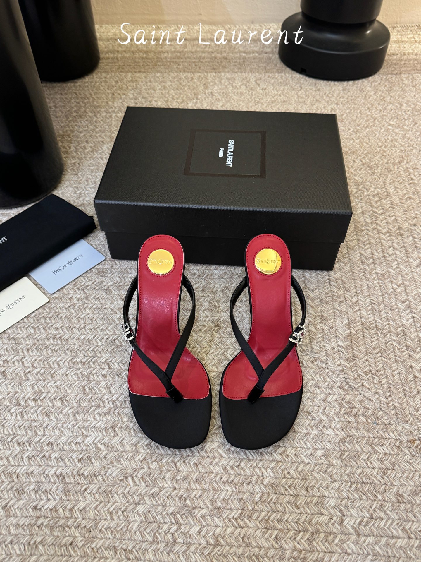 Saint Laurent / YSL圣罗兰金属字母logo高跟凉鞋YSL姐姐的美丽尤物高跟鞋 又是人间