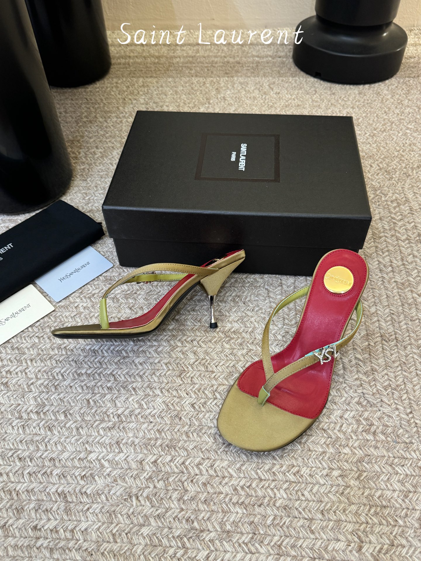 Saint Laurent / YSL圣罗兰金属字母logo高跟凉鞋YSL姐姐的美丽尤物高跟鞋 又是人间