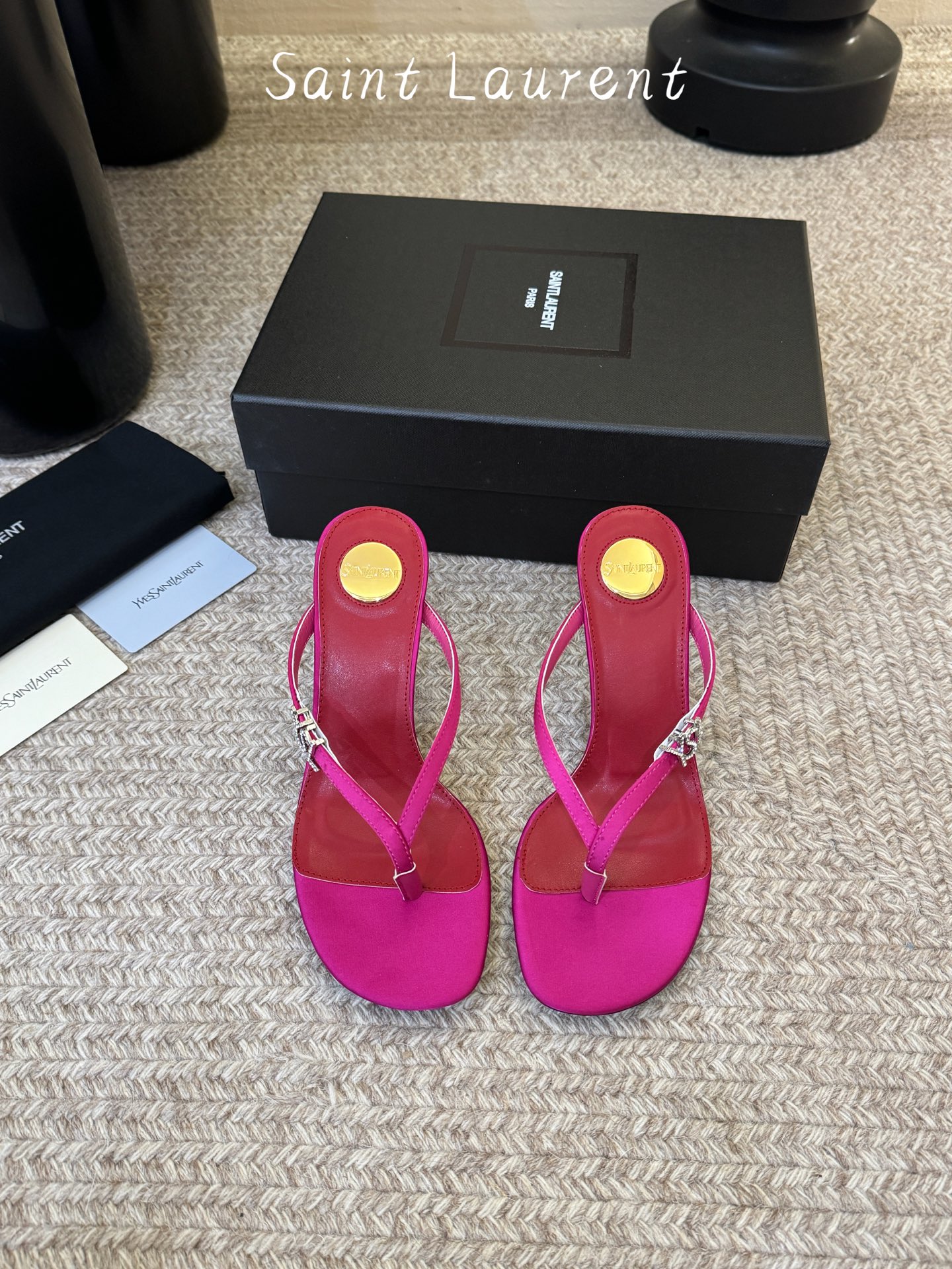 Saint Laurent / YSL圣罗兰金属字母logo高跟凉鞋YSL姐姐的美丽尤物高跟鞋 又是人间