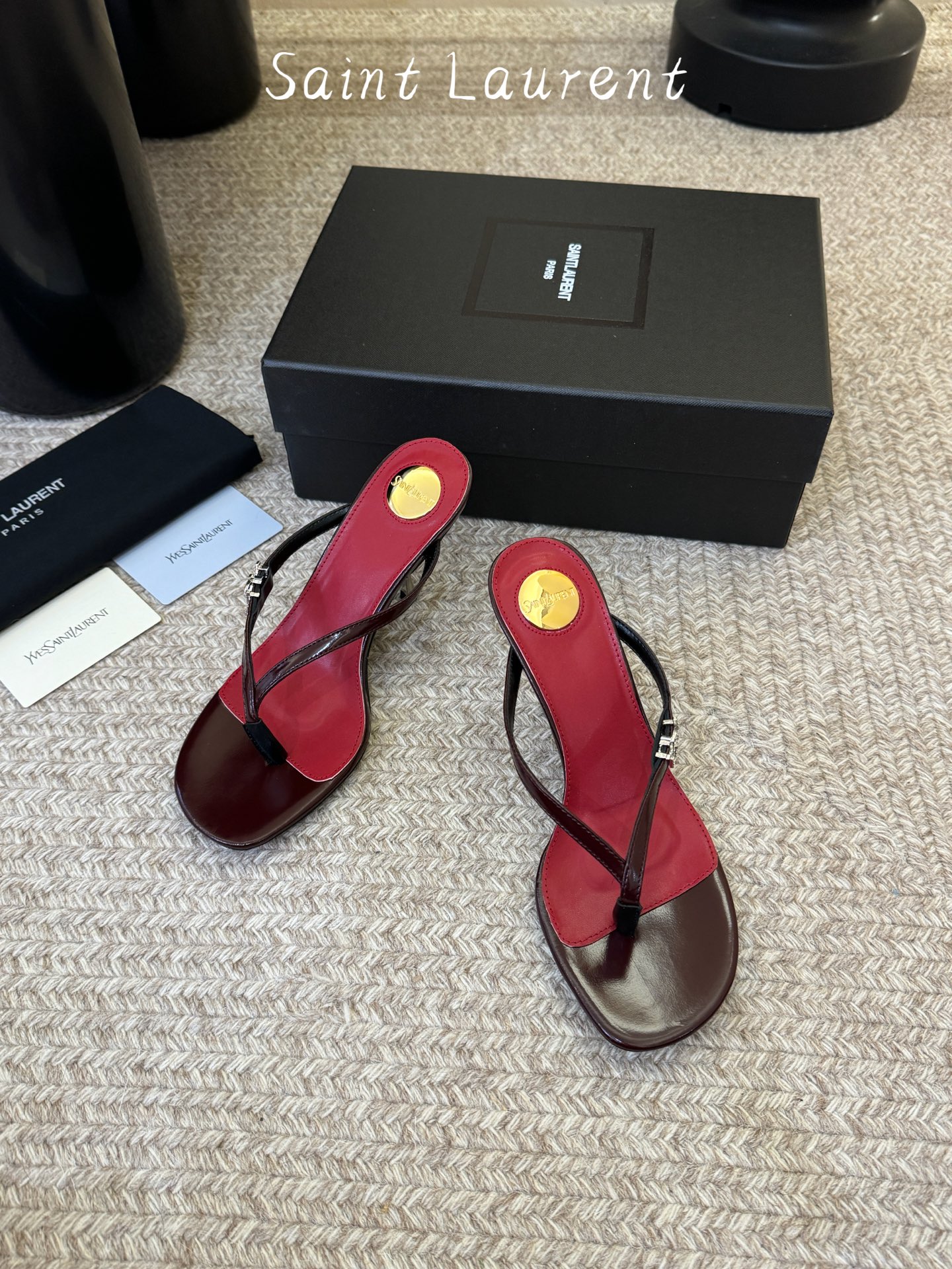 Saint Laurent / YSL圣罗兰金属字母logo高跟凉鞋YSL姐姐的美丽尤物高跟鞋 又是人间