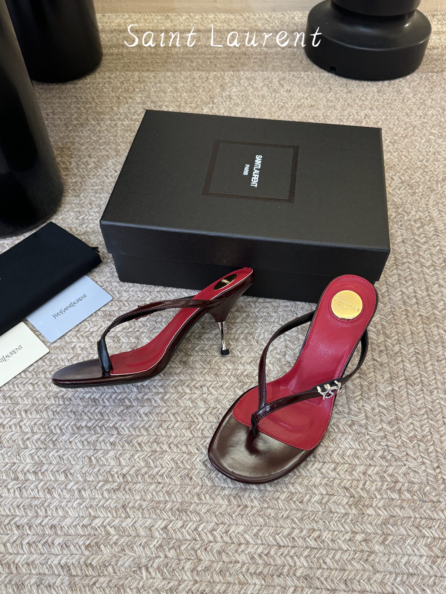 Saint Laurent / YSL圣罗兰金属字母logo高跟凉鞋YSL姐姐的美丽尤物高跟鞋 又是人间